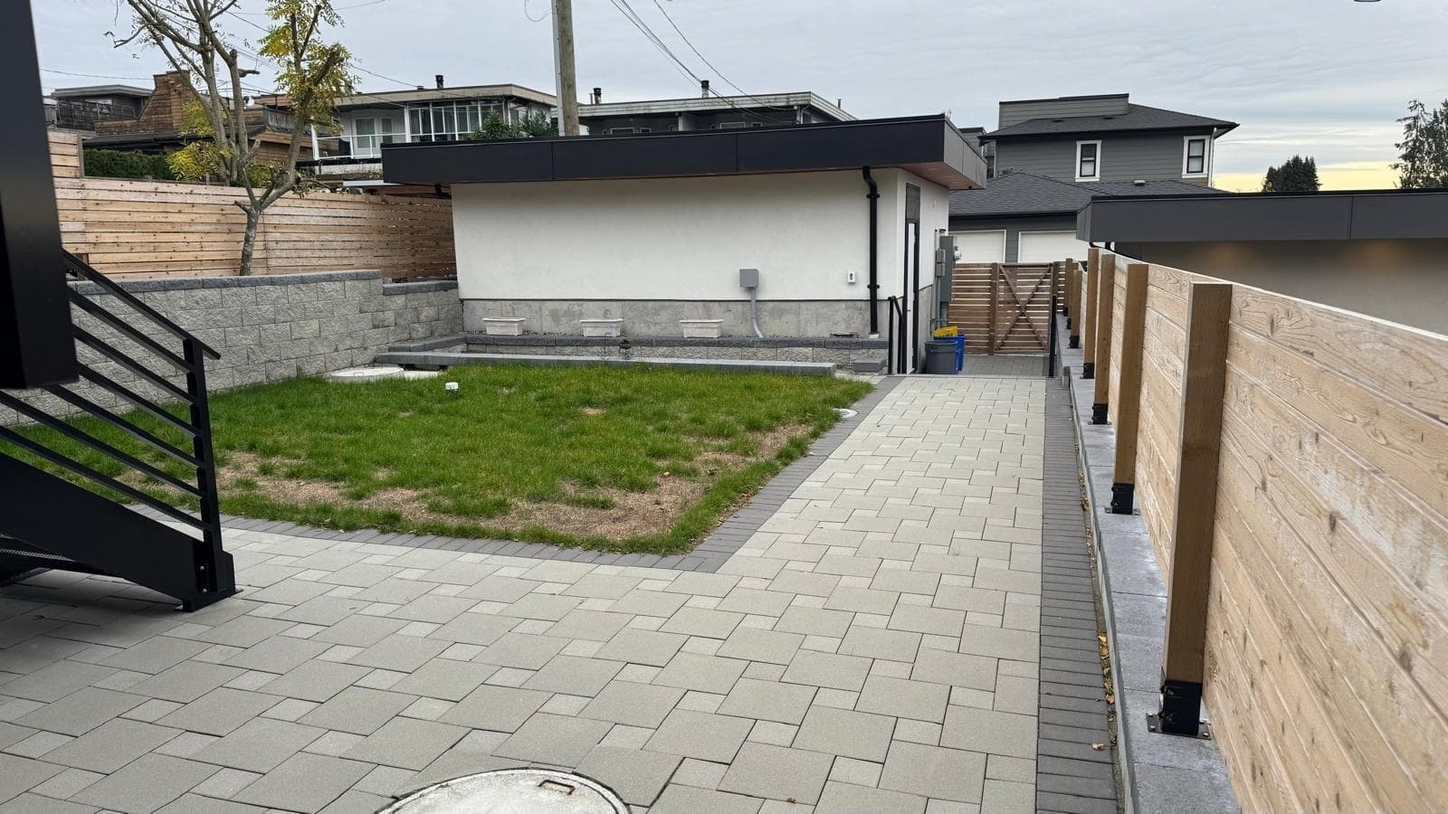 463 W 14th Street, North Vancouver, V7M 2Y1 — photo 4