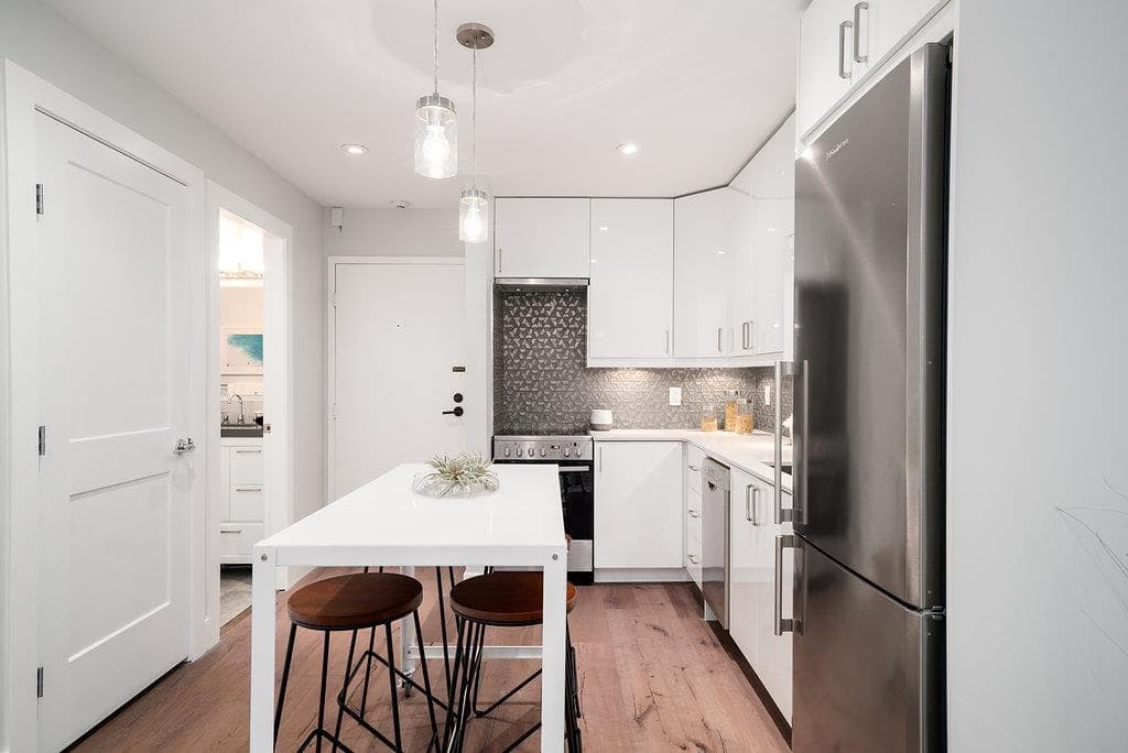 208 - 1425 Cypress Street, Vancouver, V6J 3L1 — photo 3