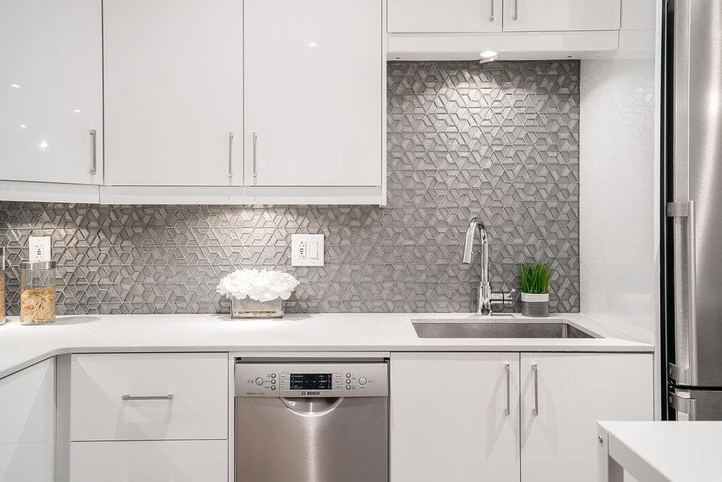 208 - 1425 Cypress Street, Vancouver, V6J 3L1 — photo 4