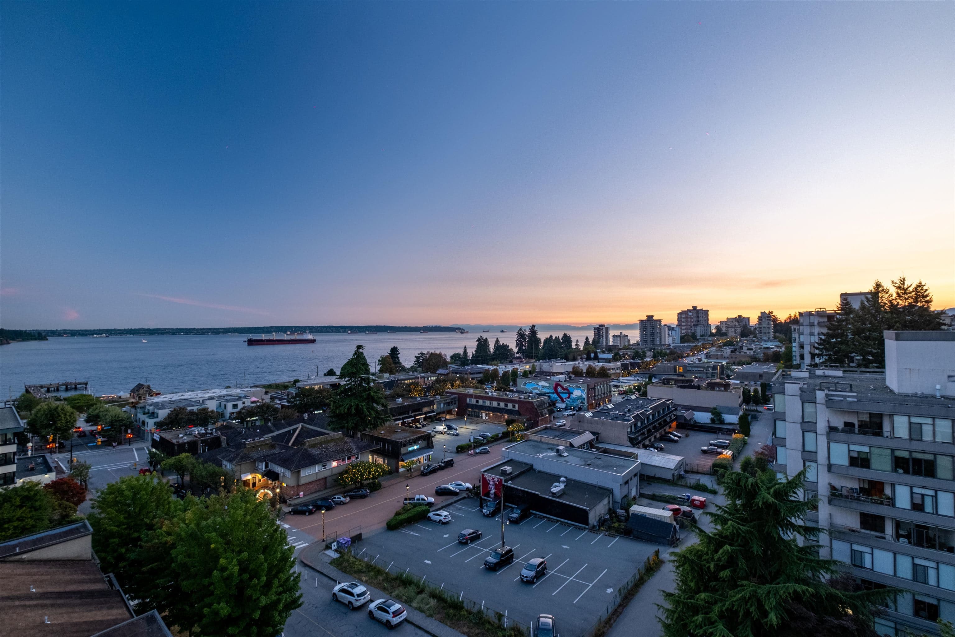 902 - 1390 Duchess Avenue, West Vancouver, V7T 1H6 — photo 1