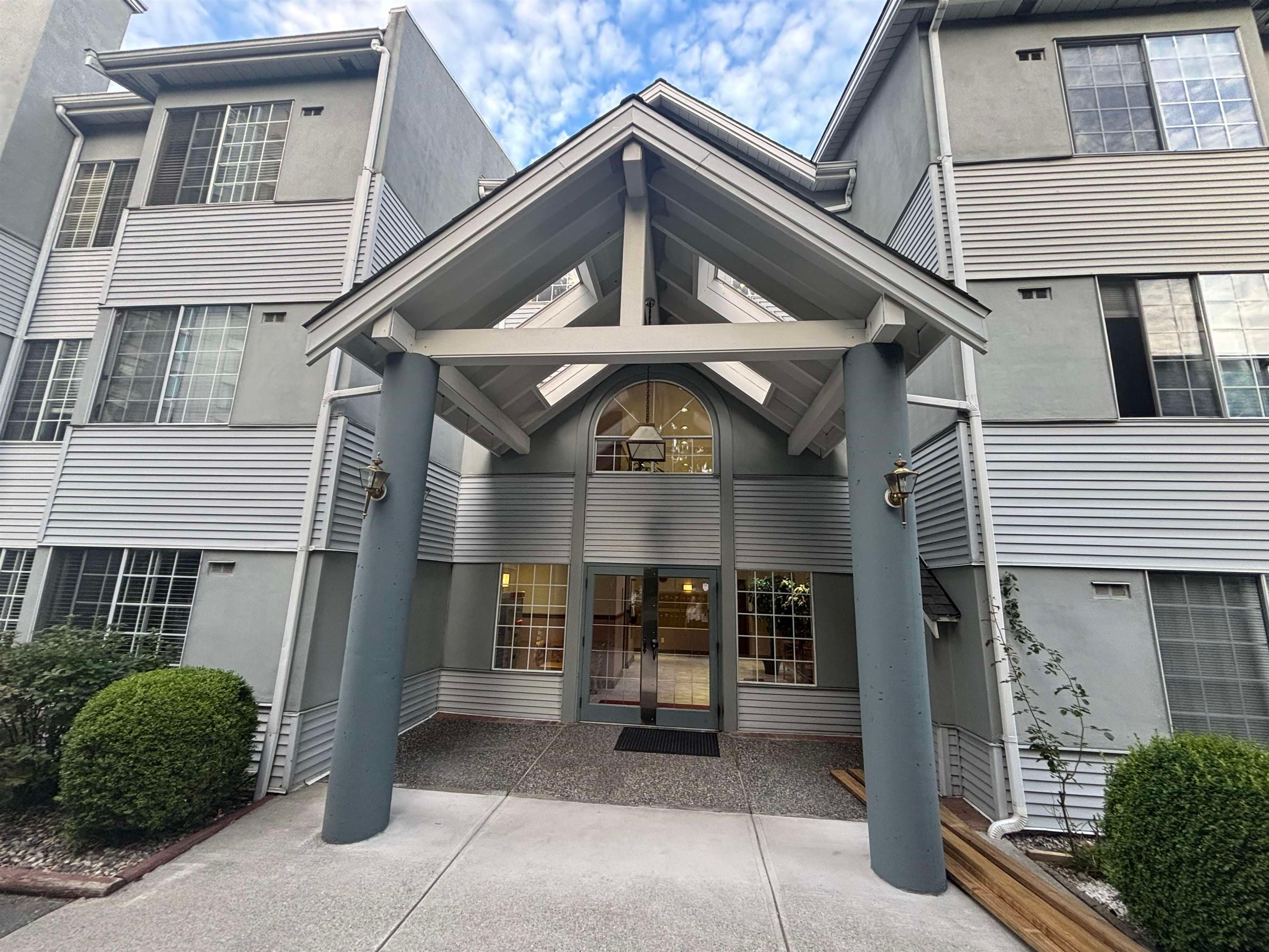 311 - 13910 101 Avenue, Surrey