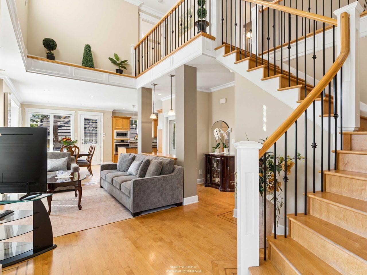 255 Carleton Avenue, Burnaby, V5C 6S9 — photo 3