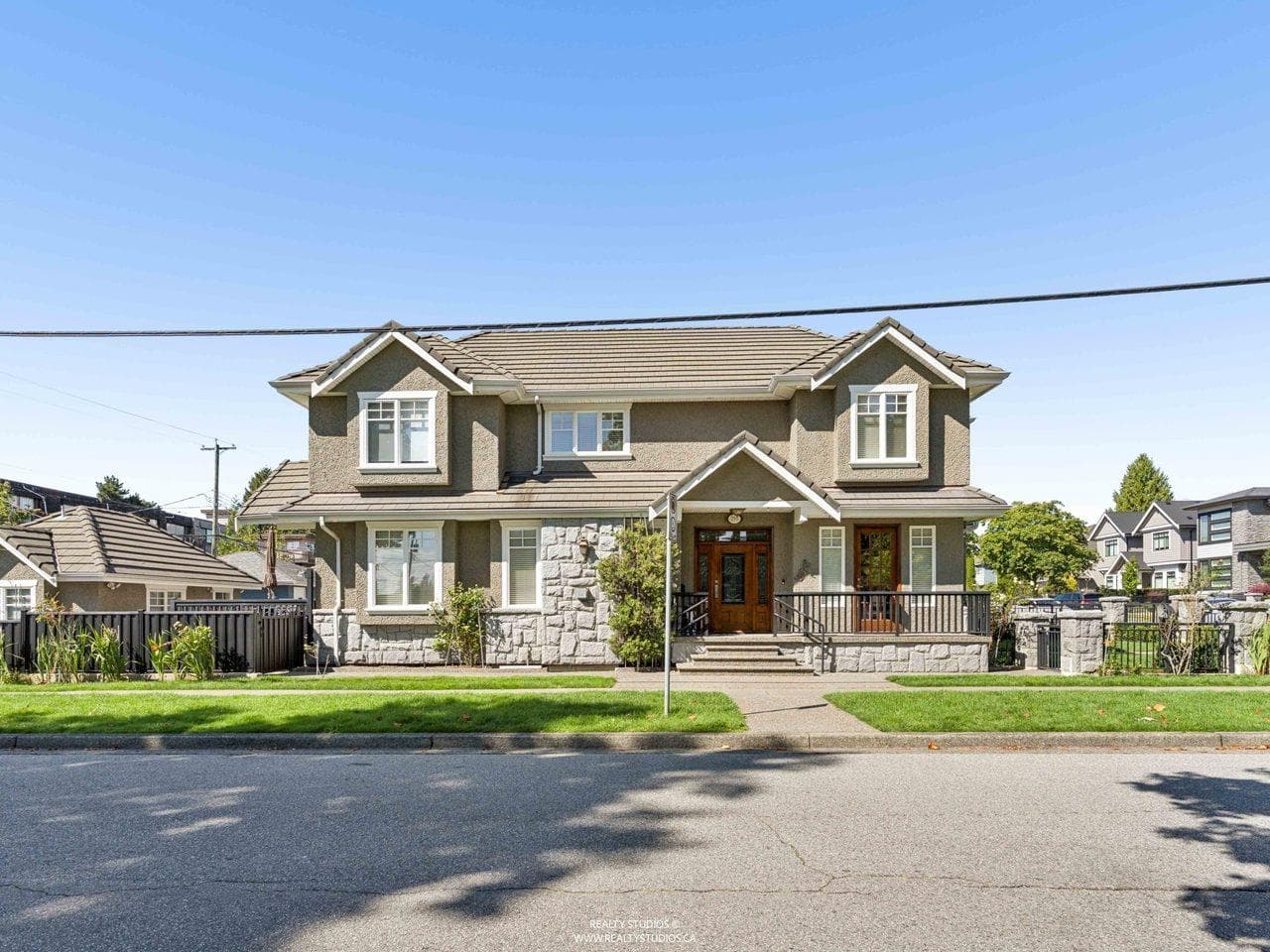 255 Carleton Avenue, Burnaby, V5C 6S9 — photo 1