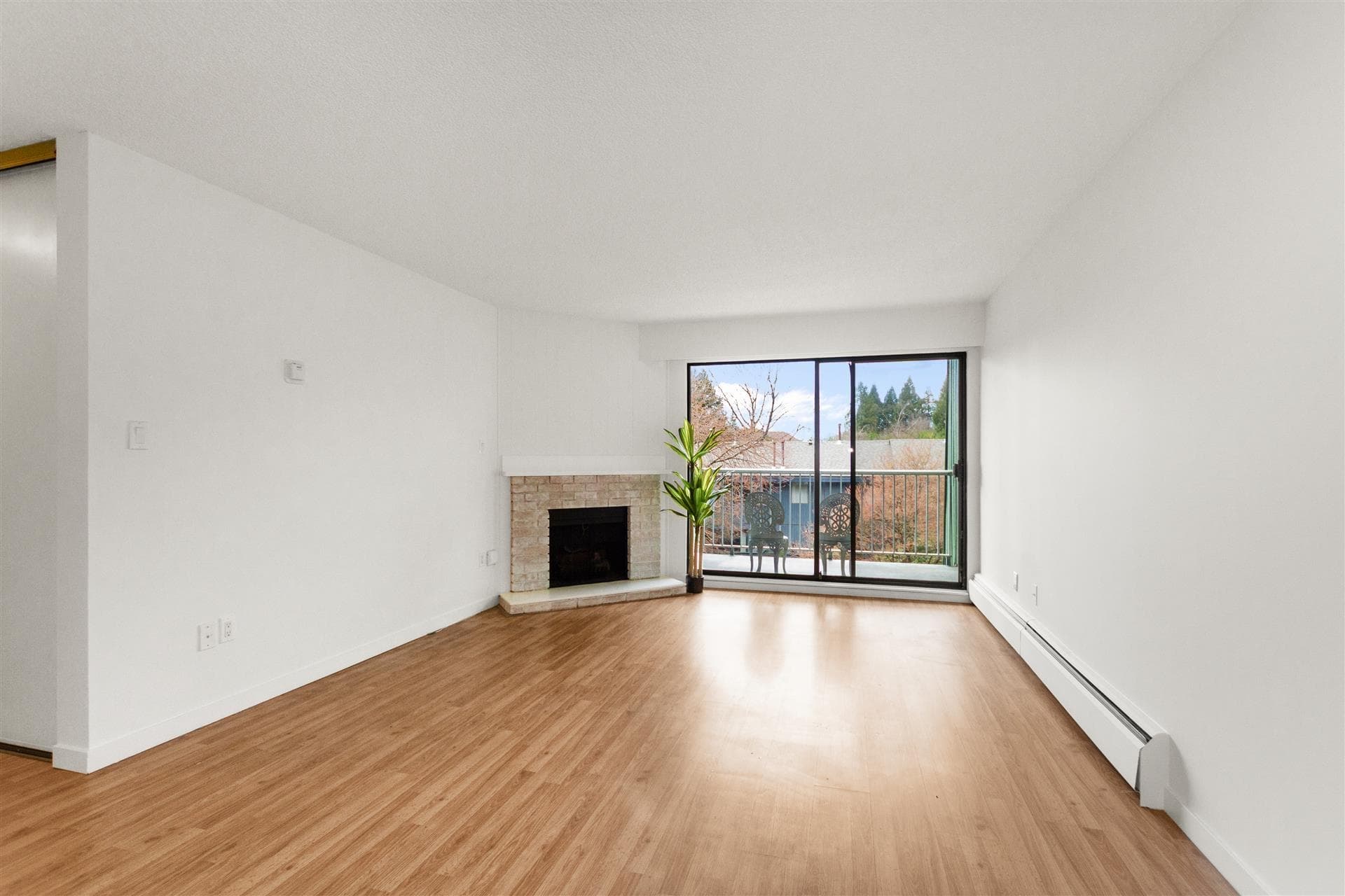 216 - 9202 Horne Street, Burnaby, V3N 4K2 — photo 2