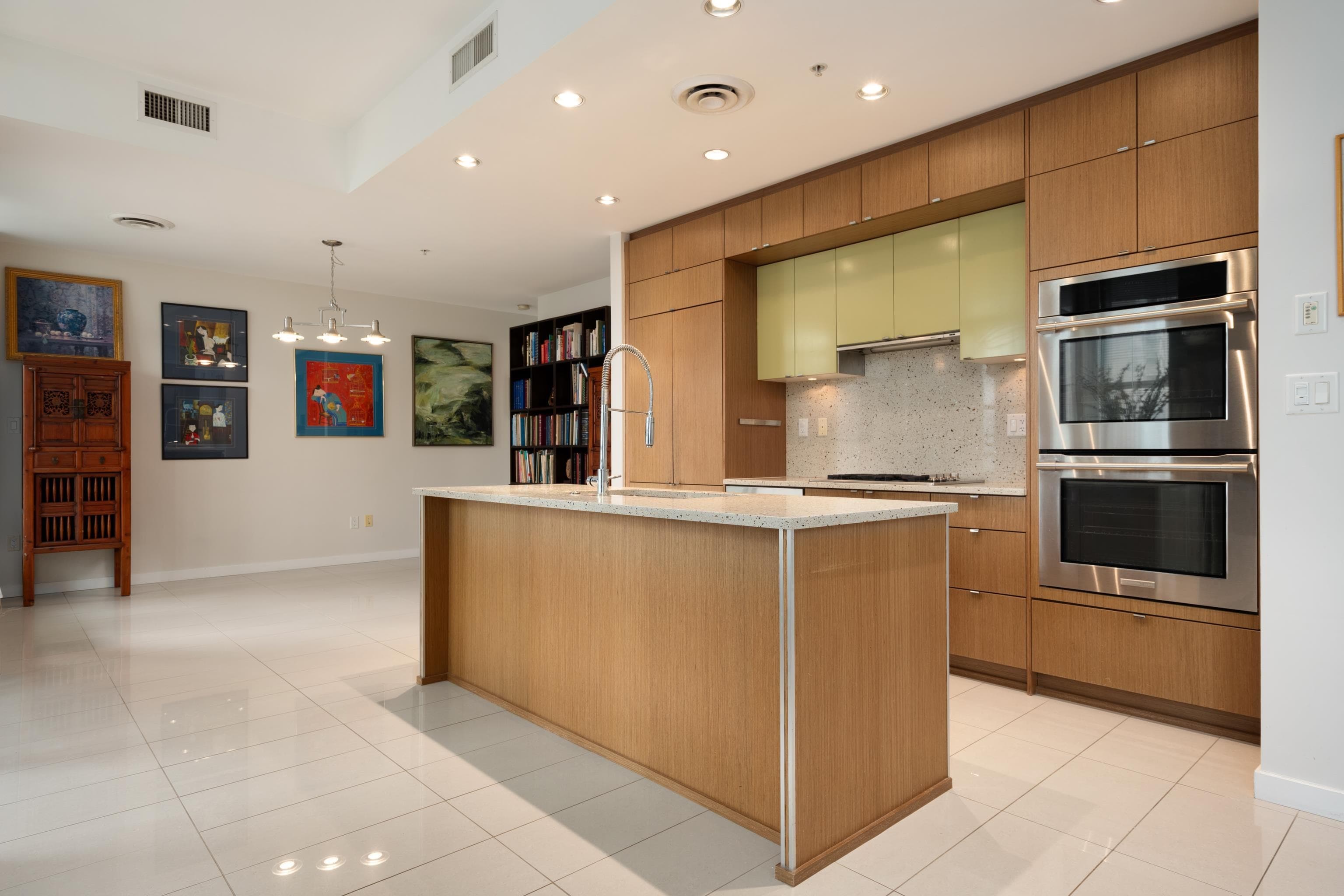 1404 - 1205 Howe Street, Vancouver