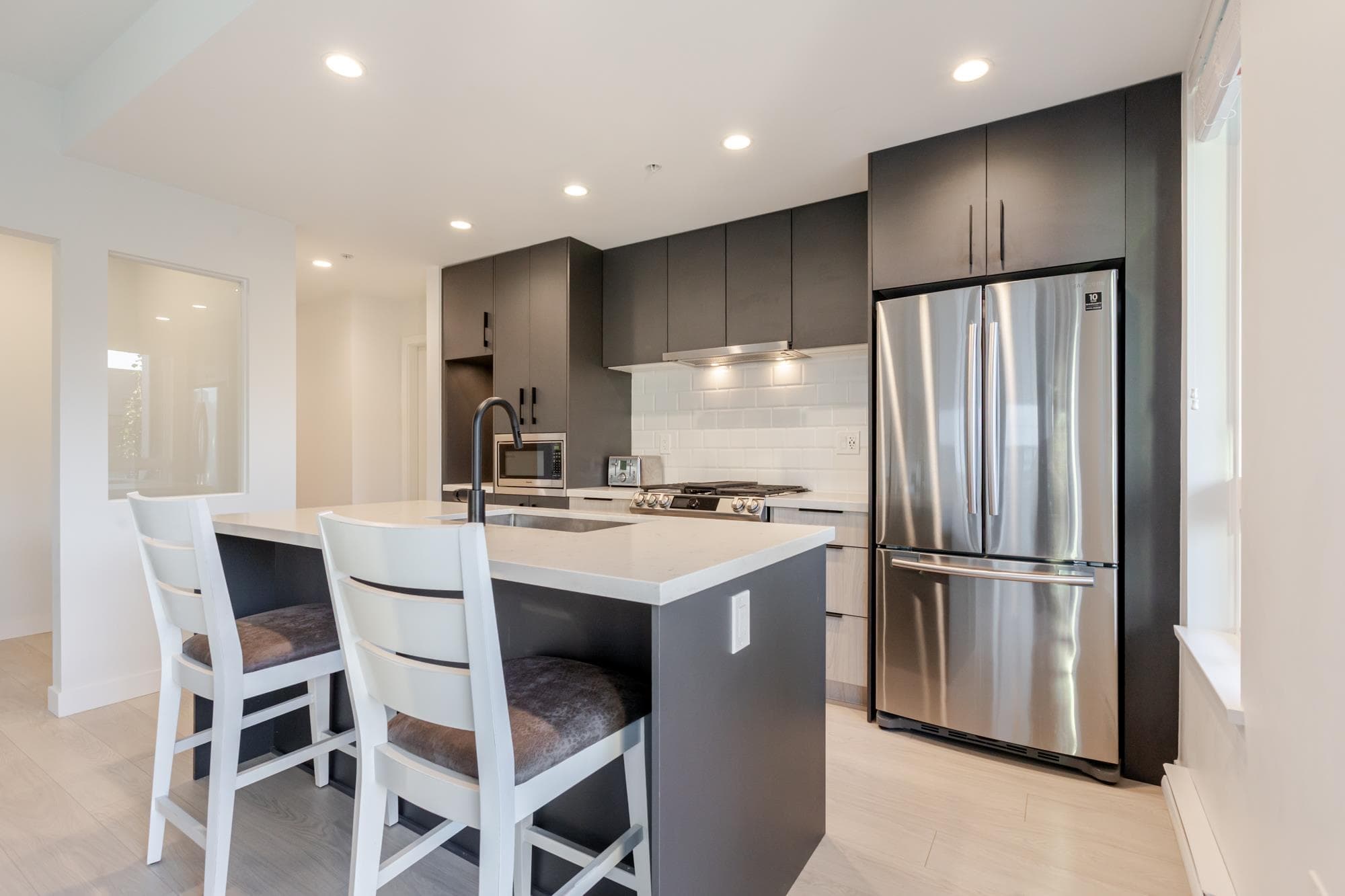 306 - 3018 St. George Street, Port Moody, V3H 0L4 — photo 5