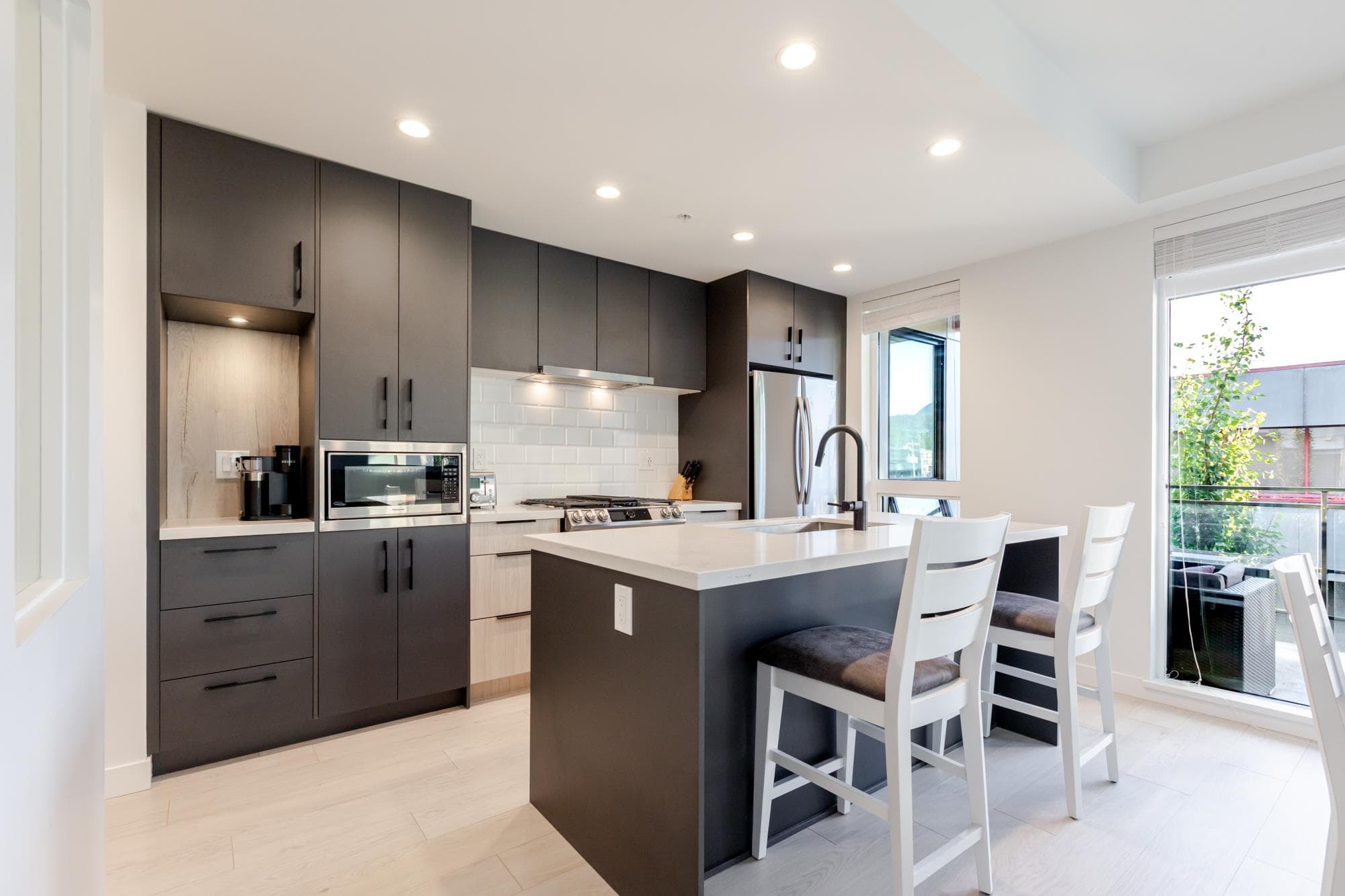 306 - 3018 St. George Street, Port Moody, V3H 0L4 — photo 4