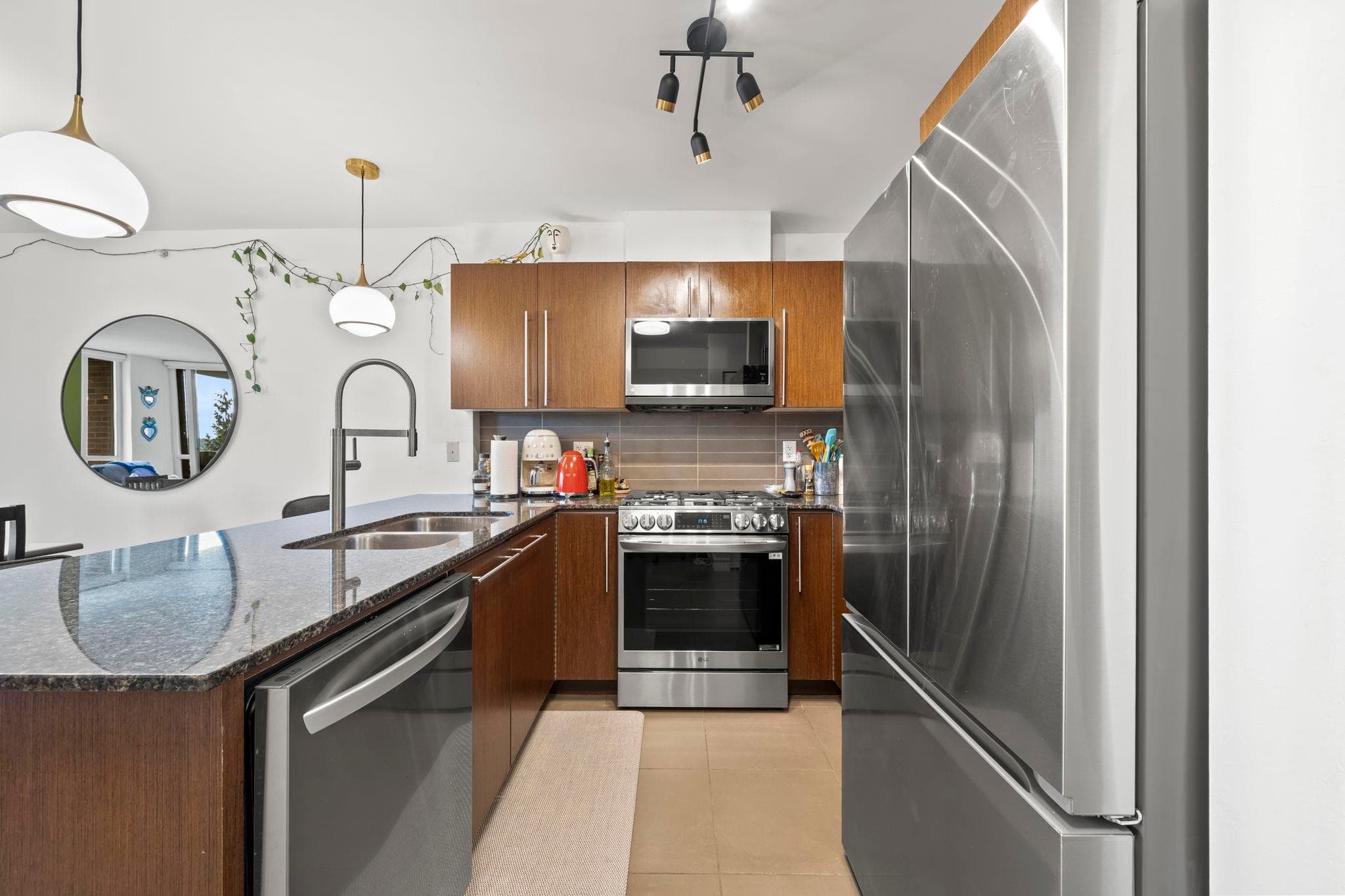 208 - 4888 Brentwood Drive, Burnaby, V5C 0C6 — photo 4