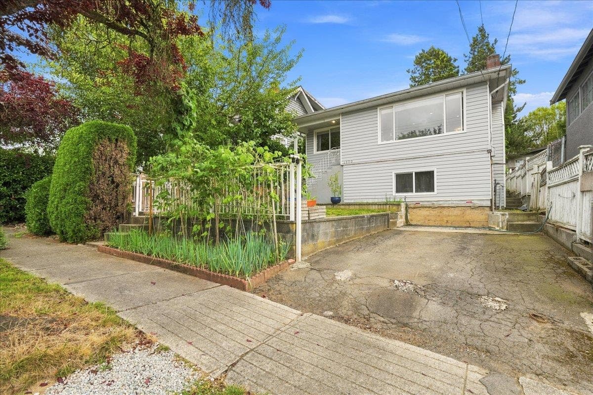 4820 Moss Street, Vancouver, V5R 3T2 — photo 2