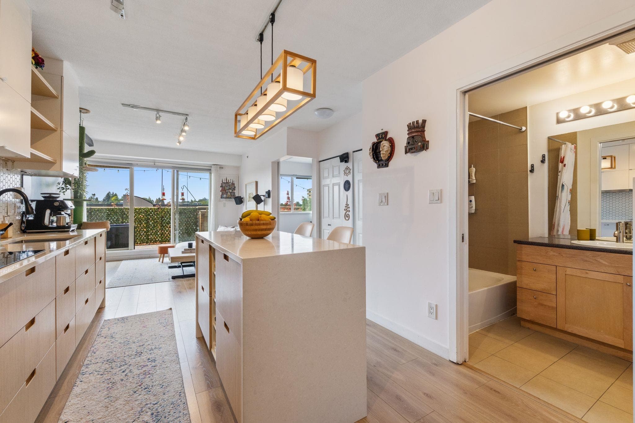 PH10 - 702 E King Edward Avenue, Vancouver, V5V 0A9 — photo 2