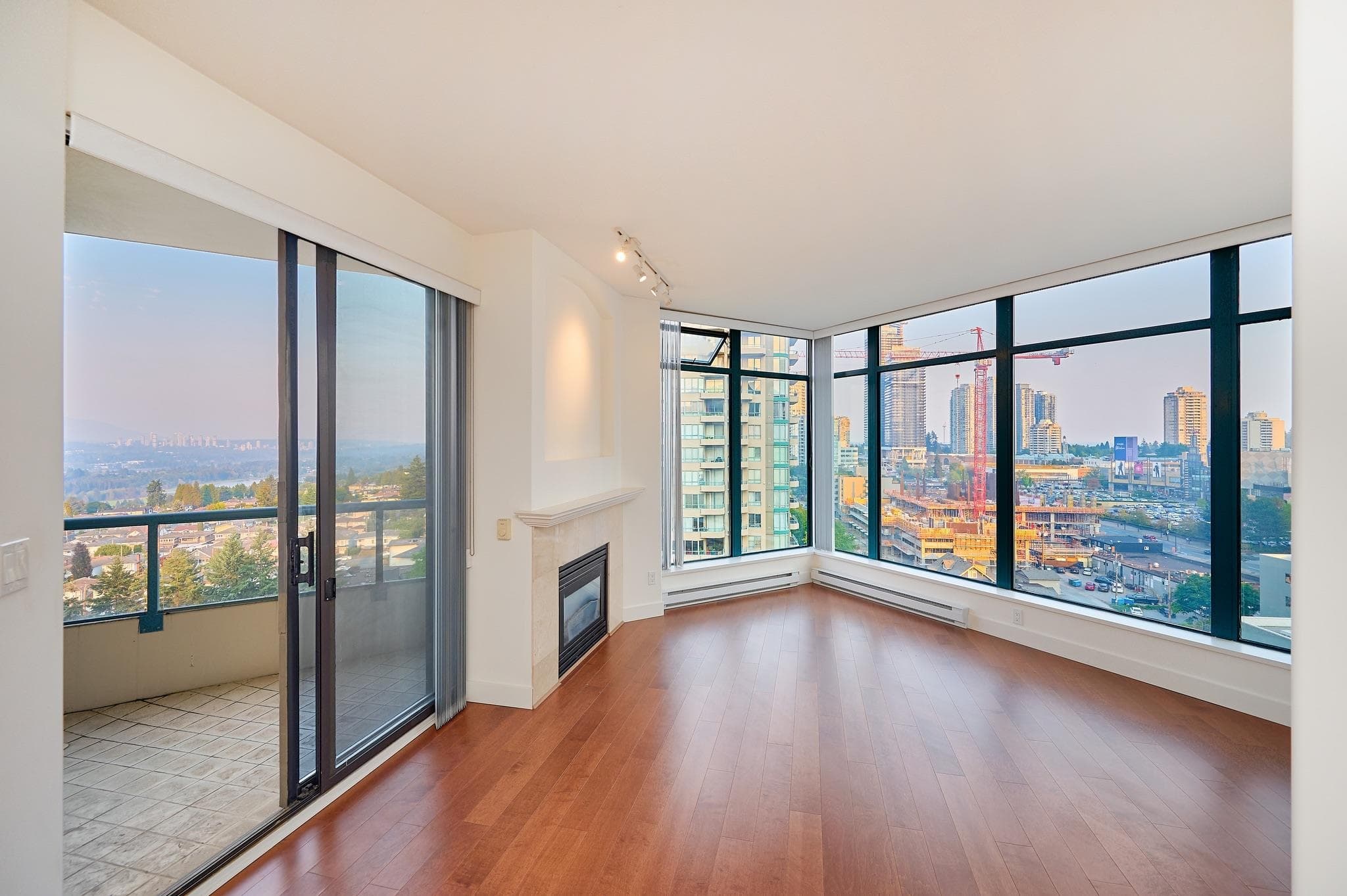 1701 - 4567 Hazel Street, Burnaby, V5H 4V4 — photo 1