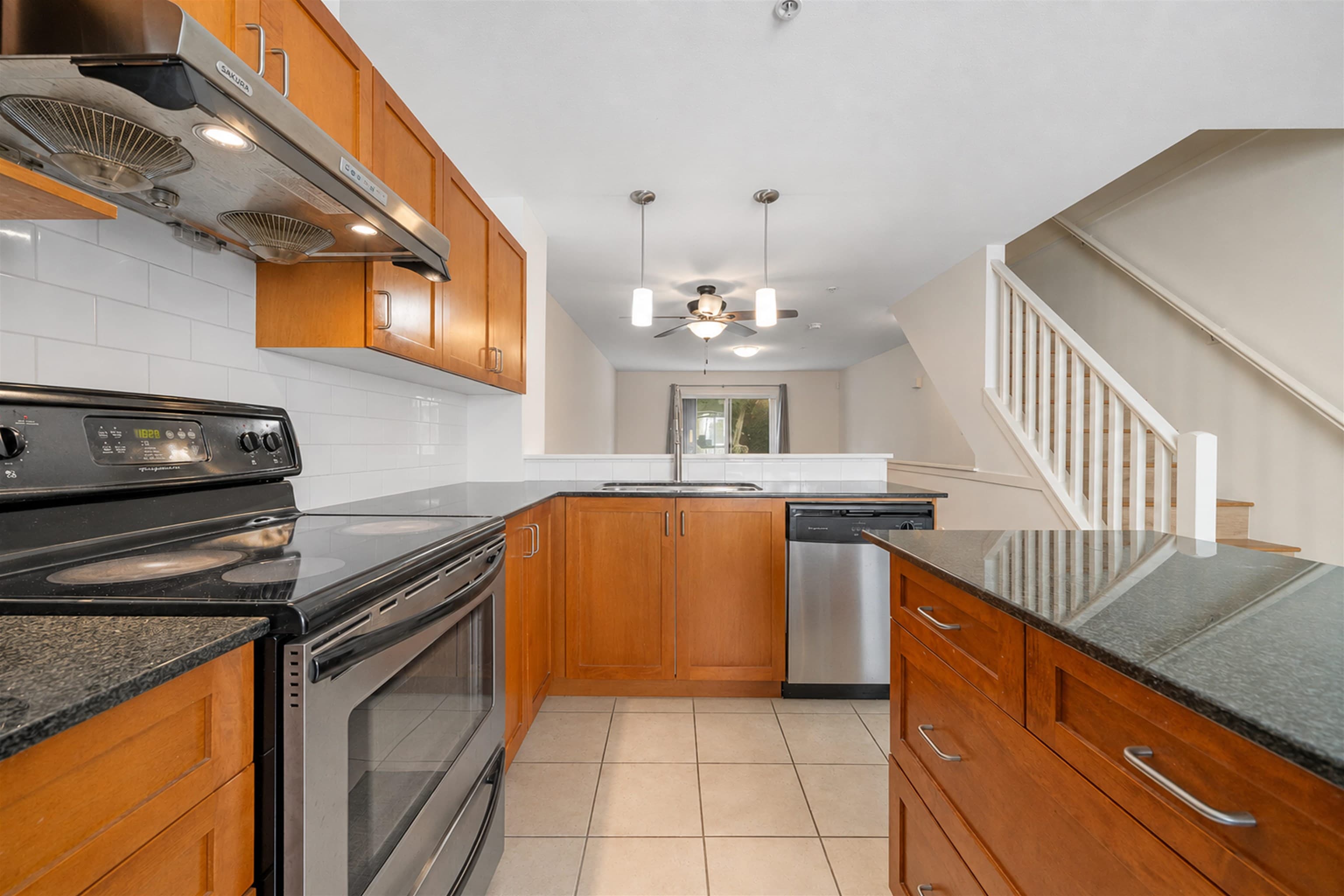 7 - 6498 Elgin Avenue, Burnaby, V5H 3S6 — photo 5
