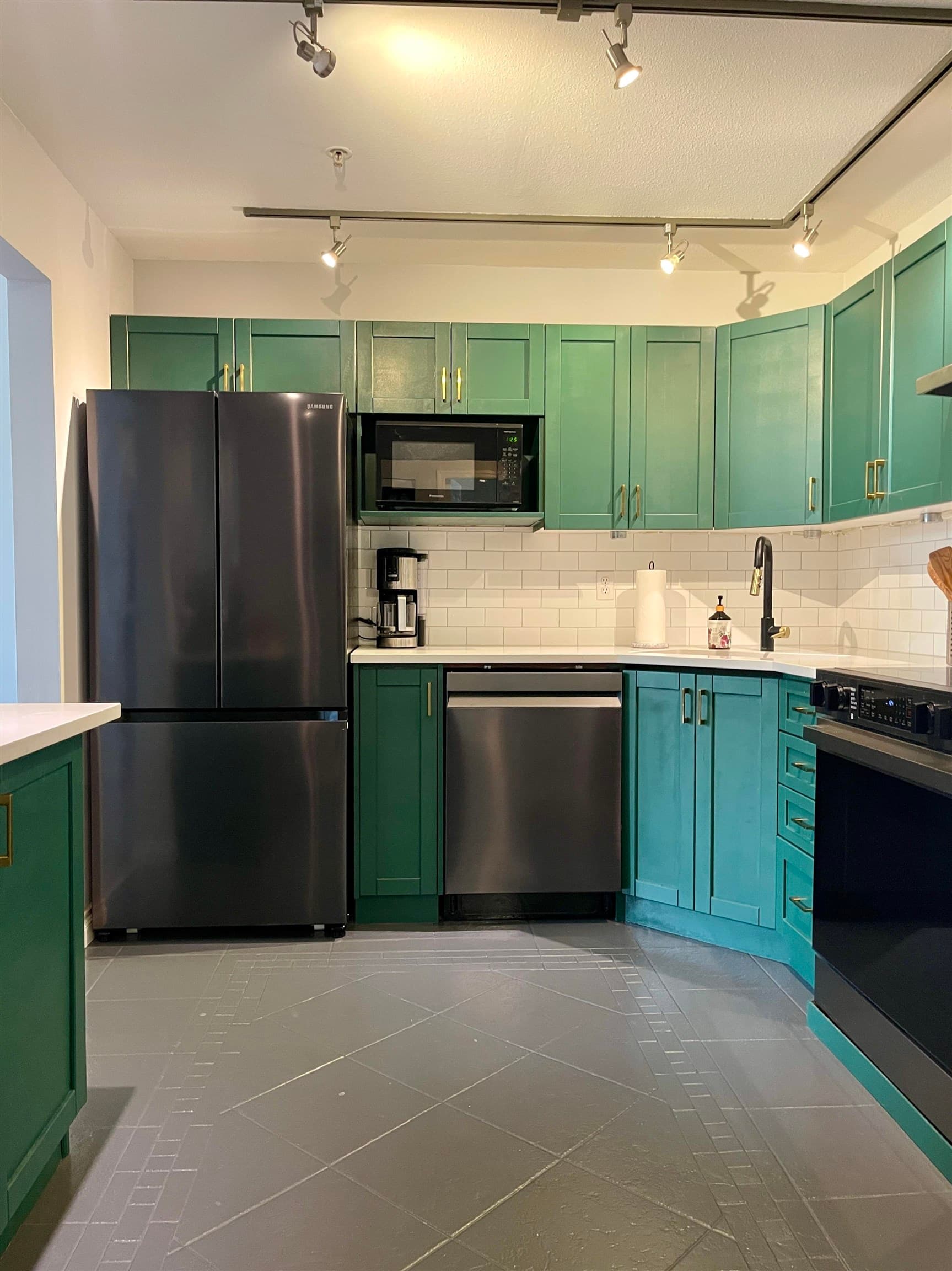 410 - 301 Maude Road, Port Moody, V3M 5B1 — photo 4