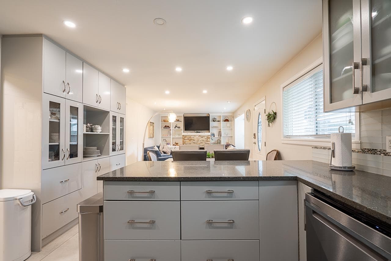 7802 139a Street, Surrey, V3W 5H4 — photo 1