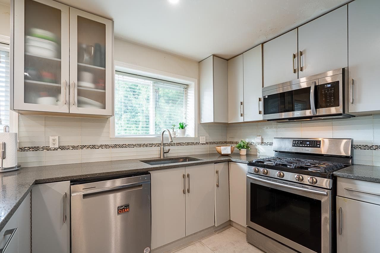 7802 139a Street, Surrey, V3W 5H4 — photo 5