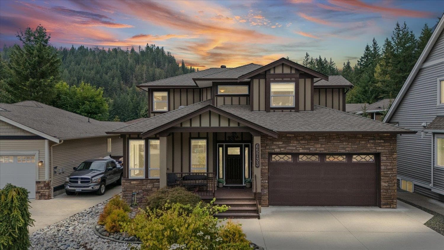 65733 Valley View Place, Hope