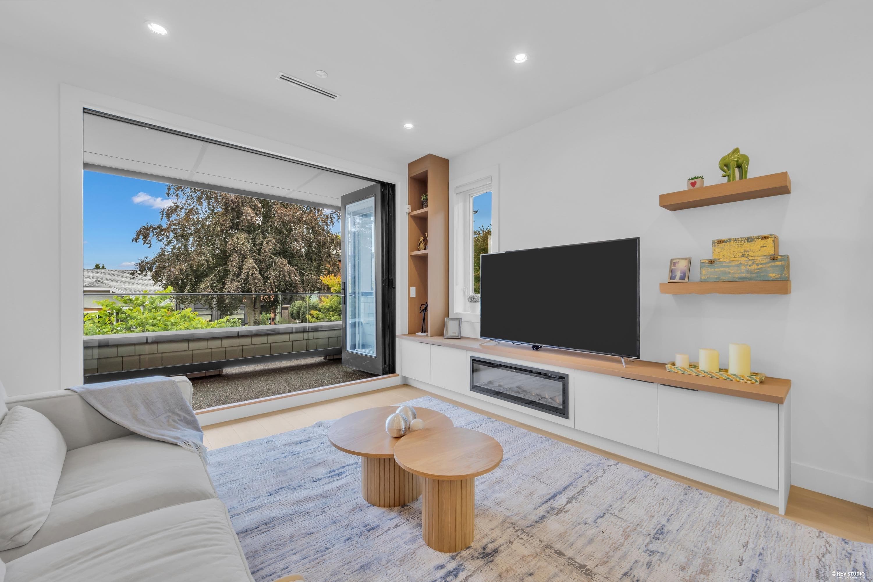 1 - 3436 Triumph Street, Vancouver, V5K 1T8 — photo 4