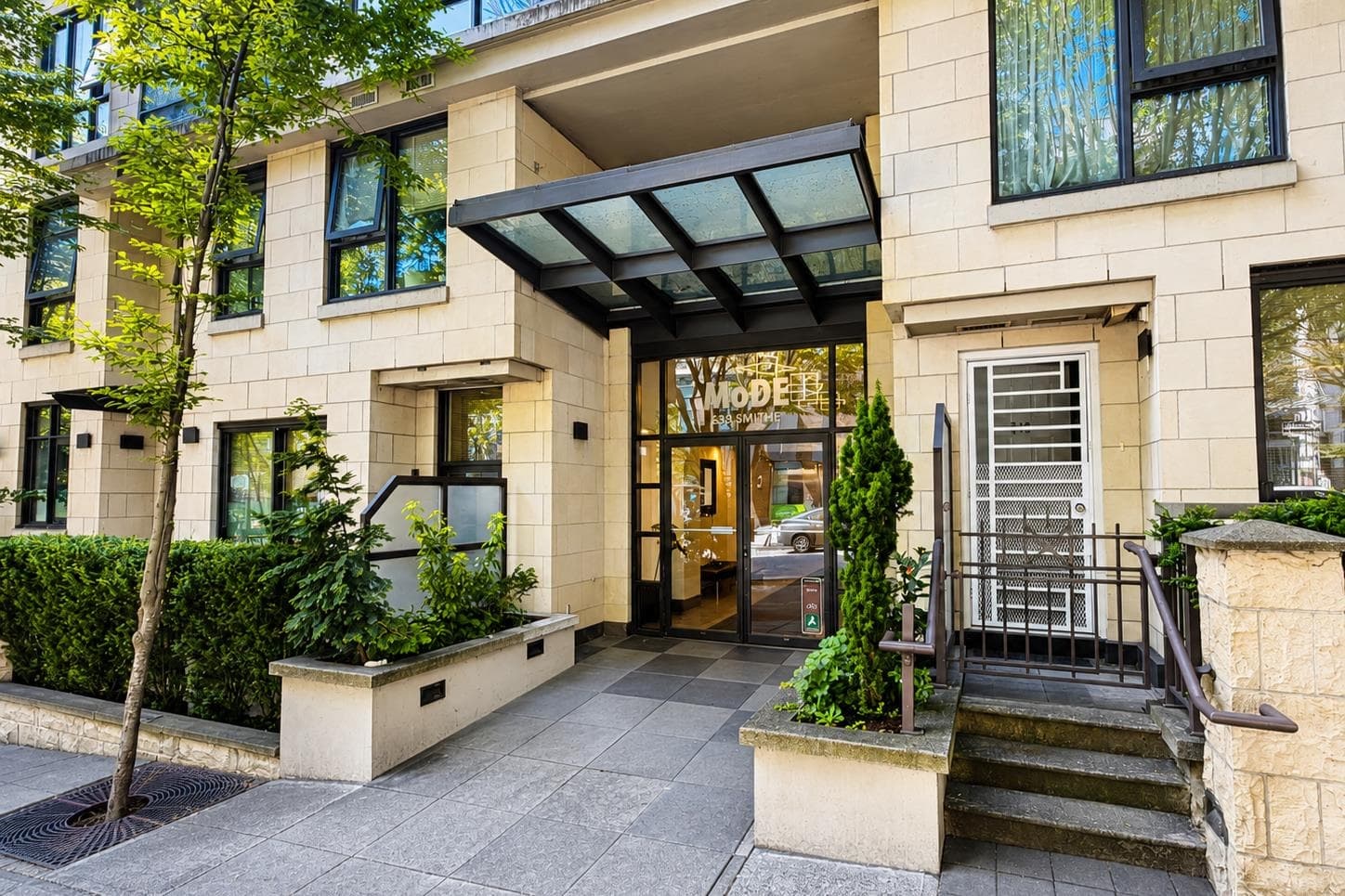 201 - 538 Smithe Street, Vancouver, V6B 0A6 — photo 2