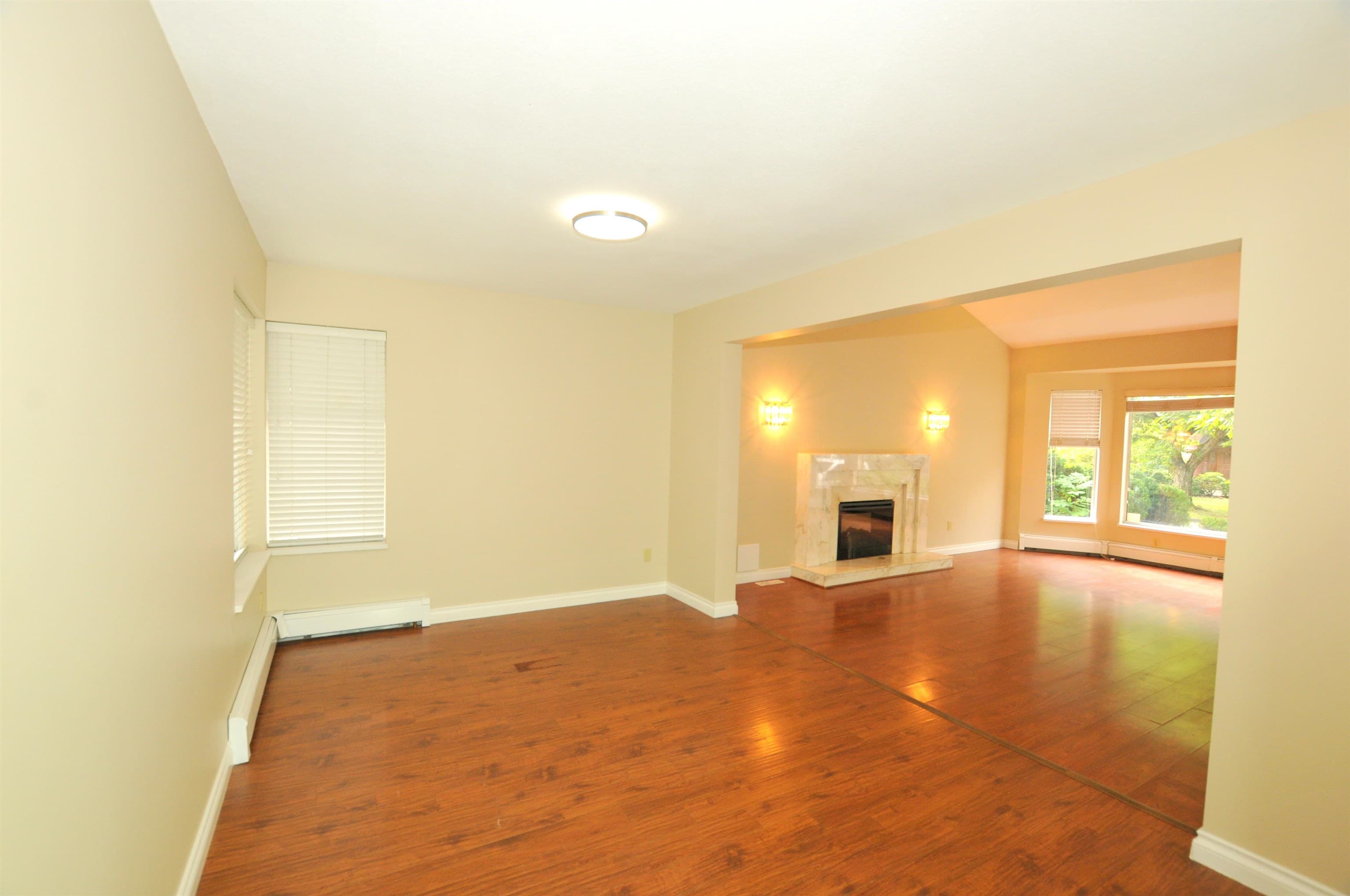 6823 Grant Place, Burnaby, V5B 4X4 — photo 4