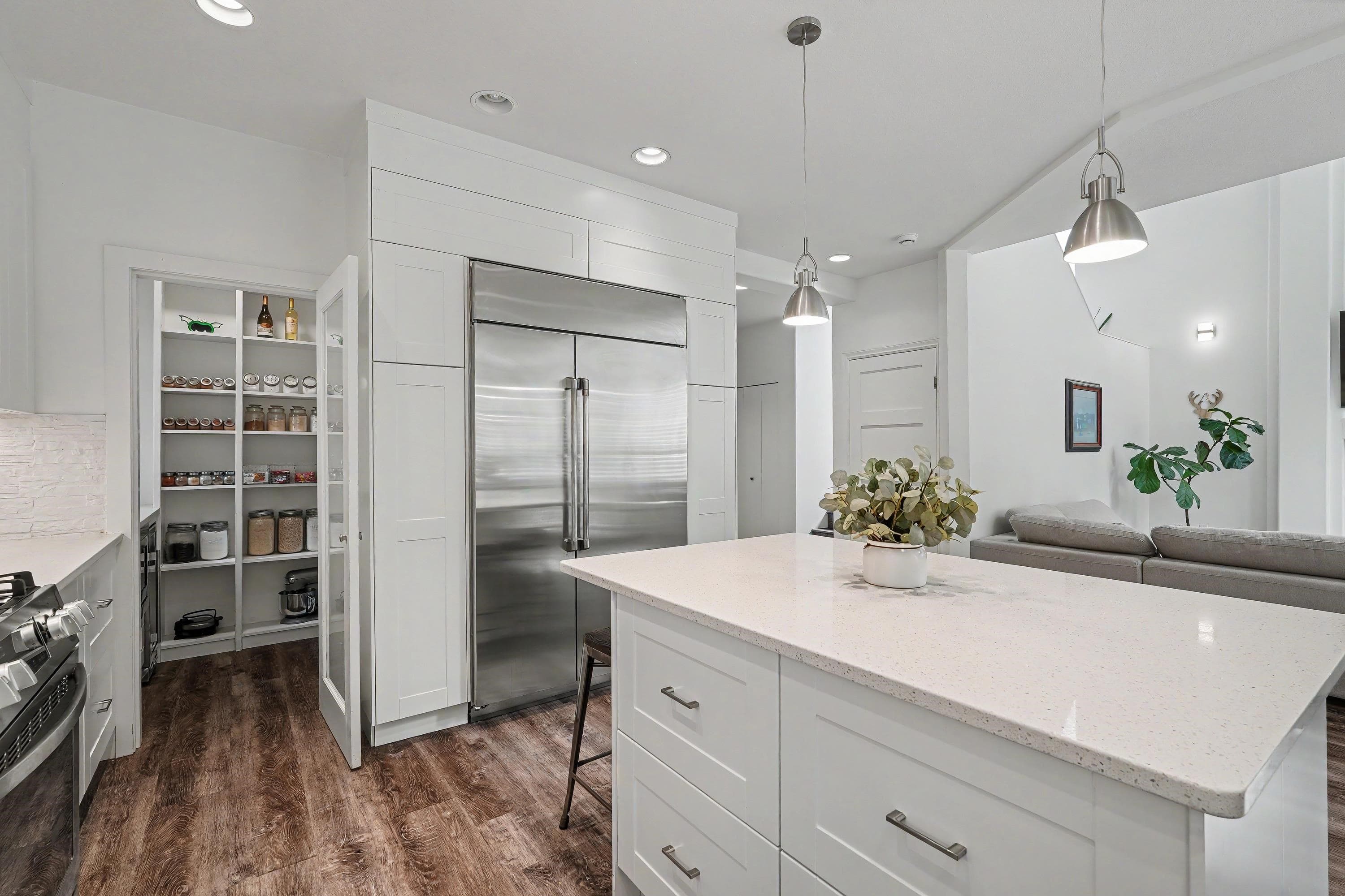 1722 Paddock Drive, Coquitlam, V3E 3N8 — photo 5