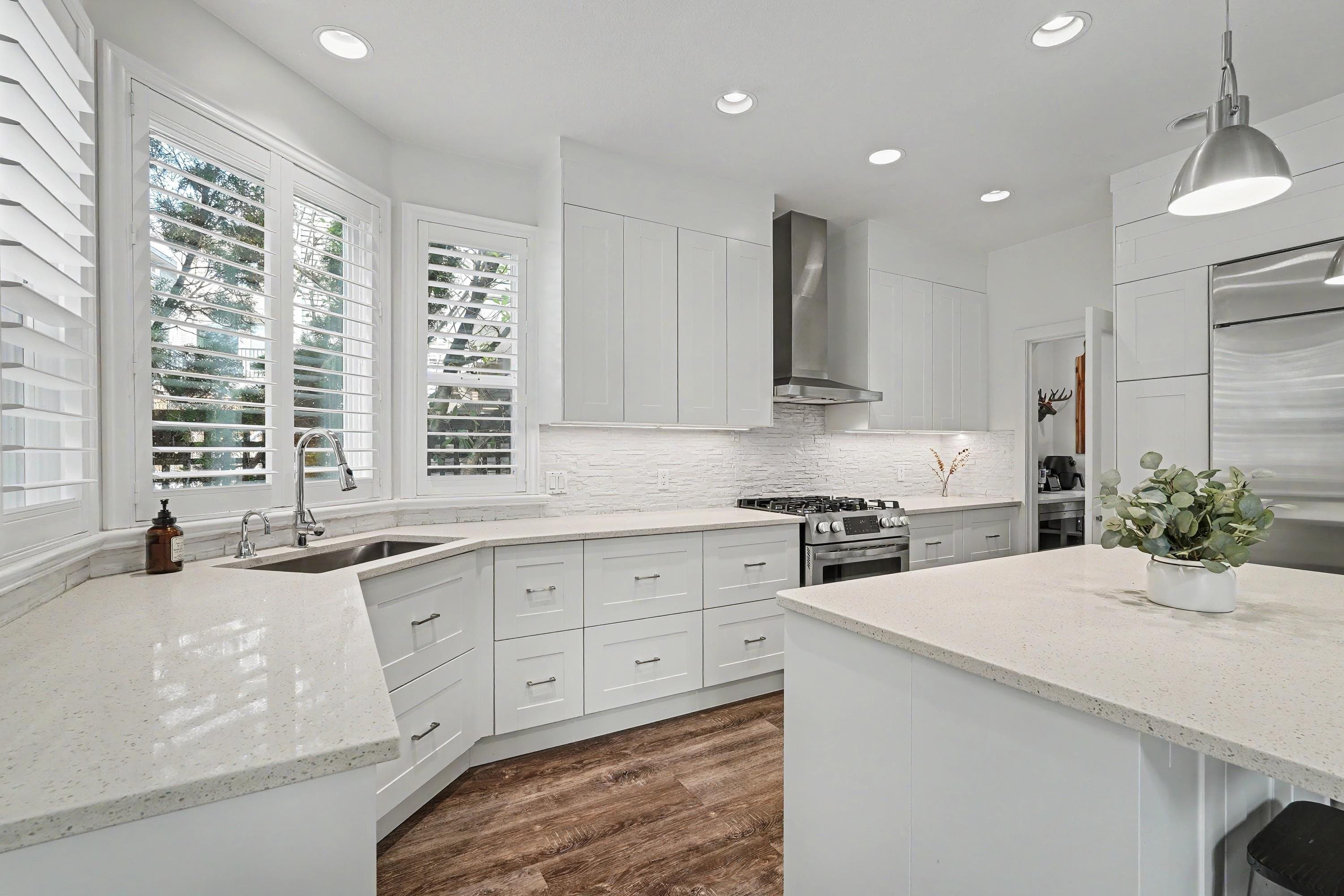 1722 Paddock Drive, Coquitlam, V3E 3N8 — photo 4