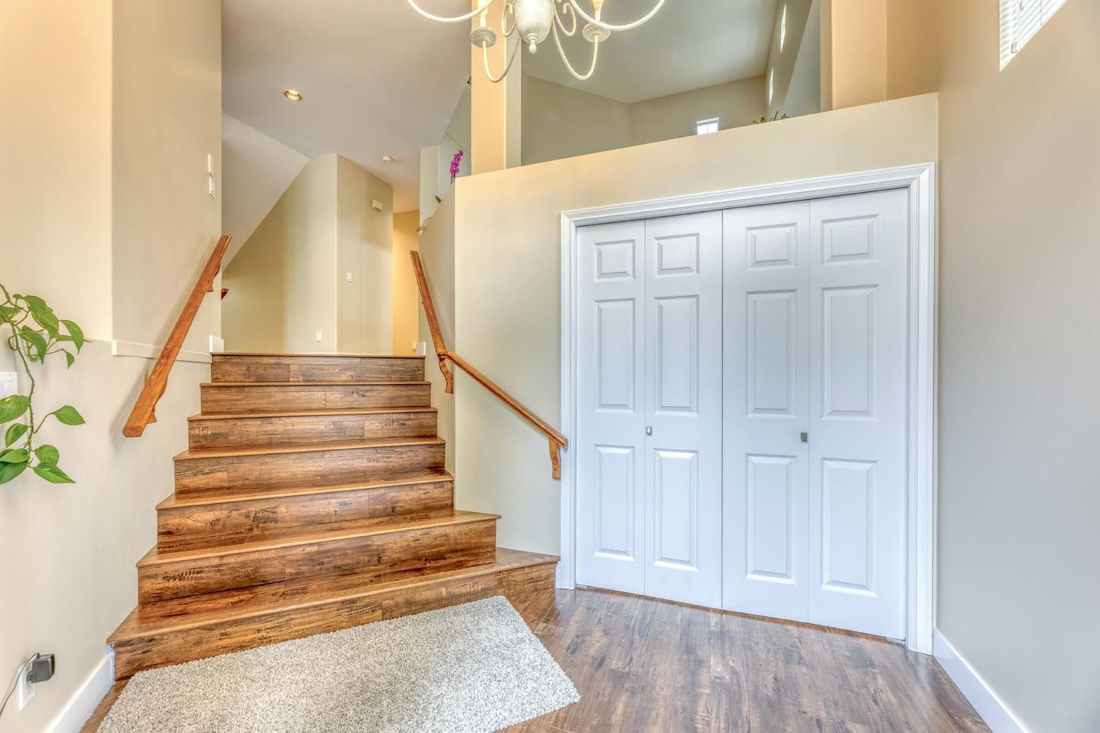 2015 Parkway Boulevard, Coquitlam, V3E 3J8 — photo 3