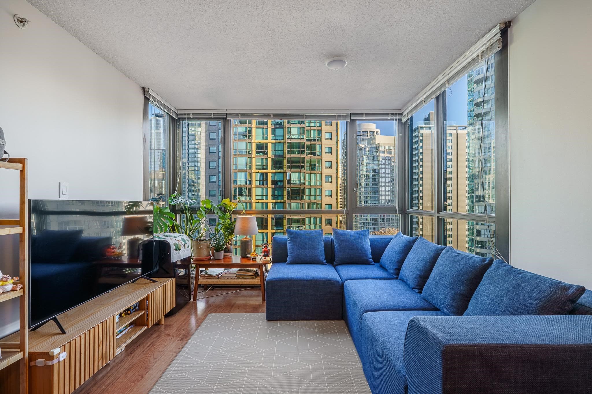 1706 - 1367 Alberni Street, Vancouver, V6E 4R9 — photo 2