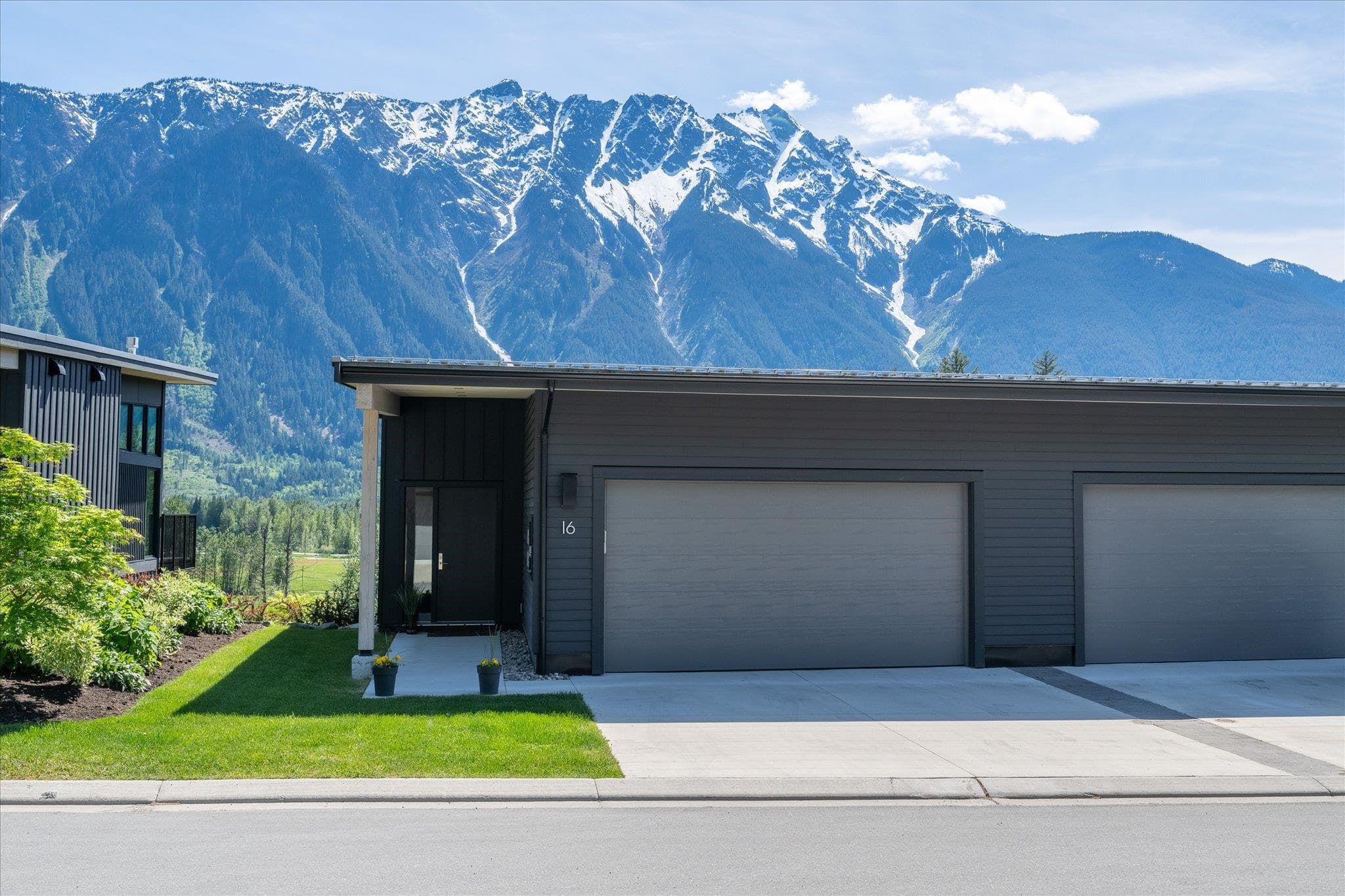 16 - 4000 Sunstone Way, Pemberton, V0N 2L3 — photo 1