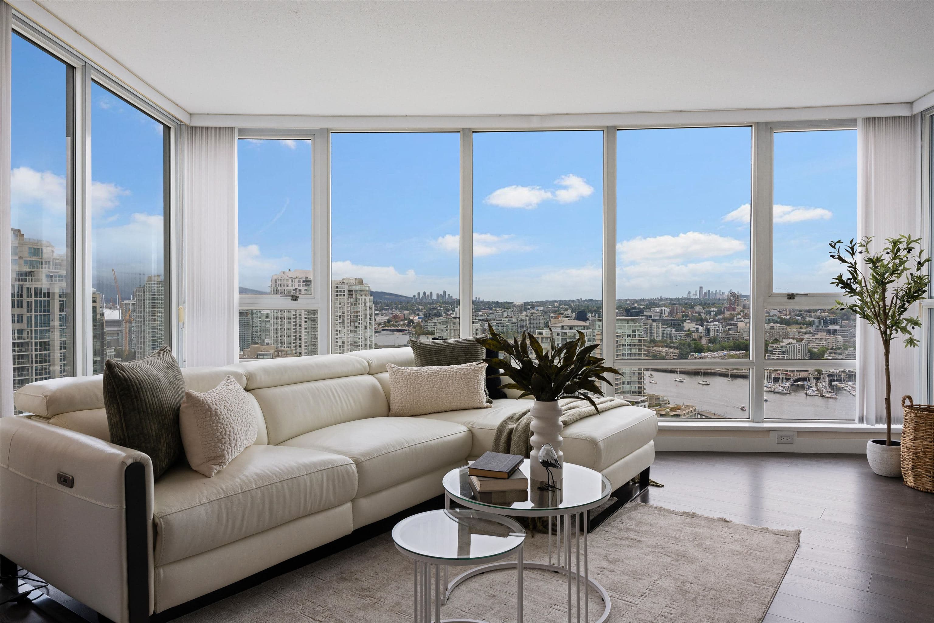 3007 - 1408 Strathmore Mews, Vancouver, V6Z 3A9 — photo 2