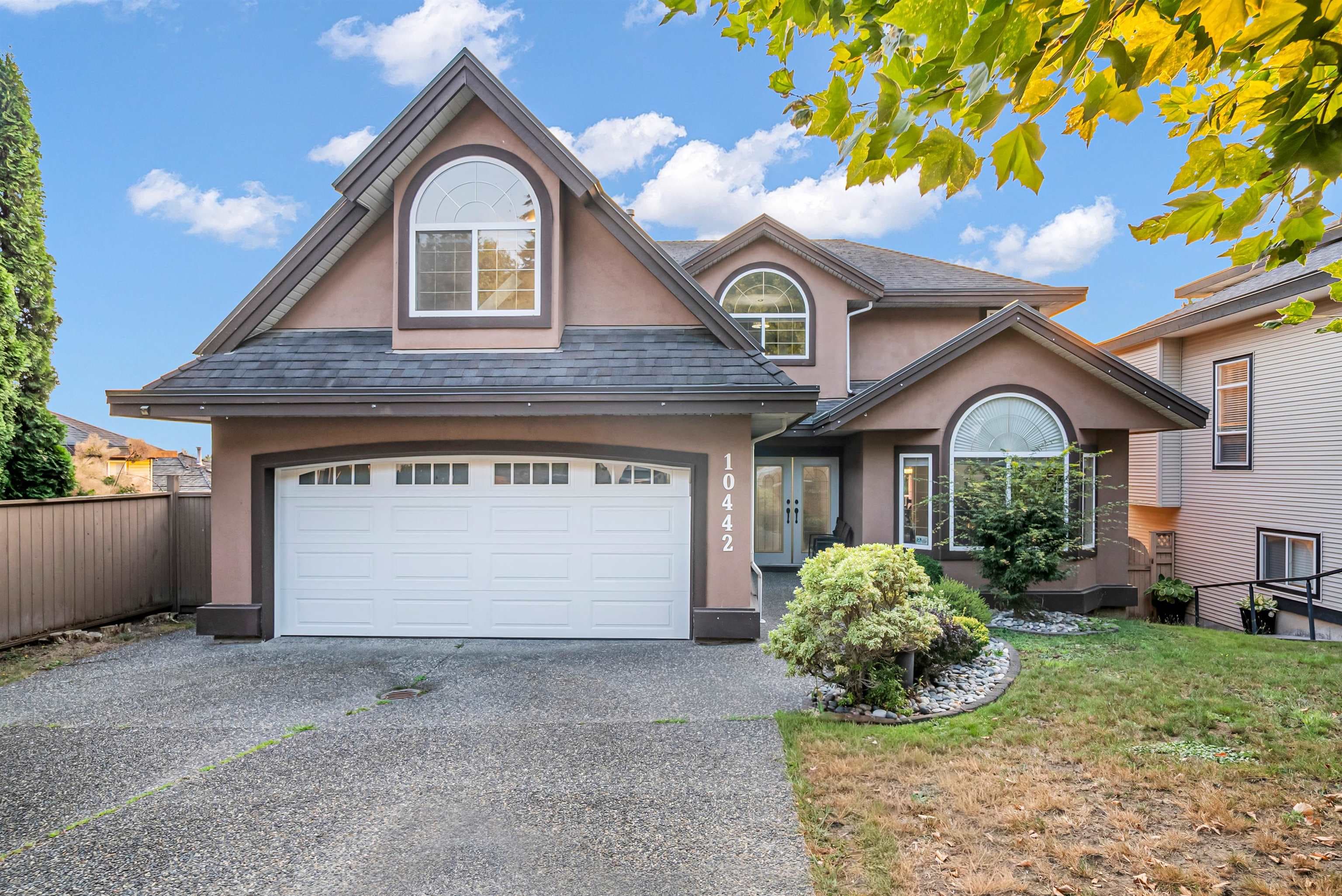 10442 Tamarack Crescent, Maple Ridge, V2W 1B5 — photo 1