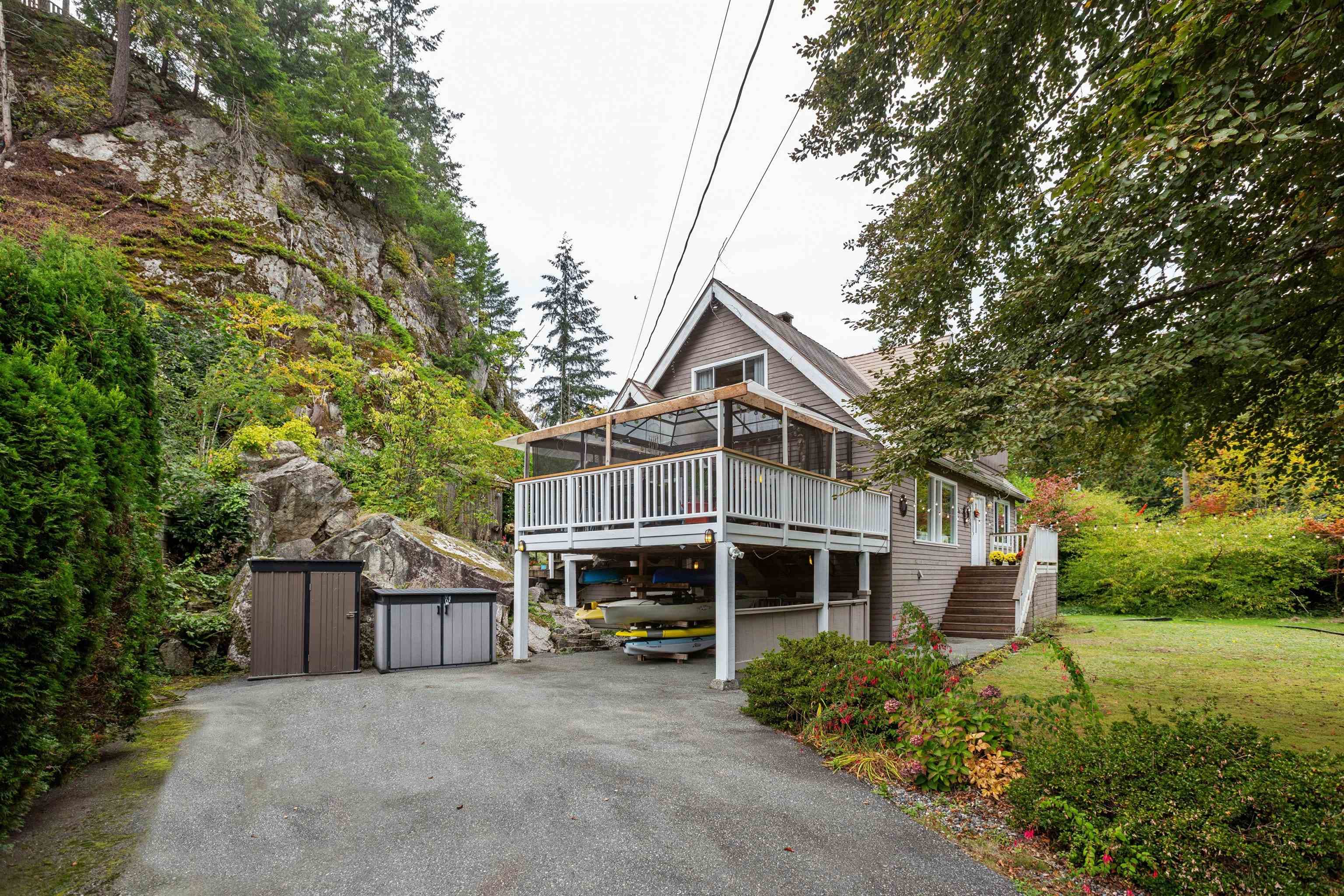 5607 Eagle Harbour Road, West Vancouver, V7W 1P4 — photo 2