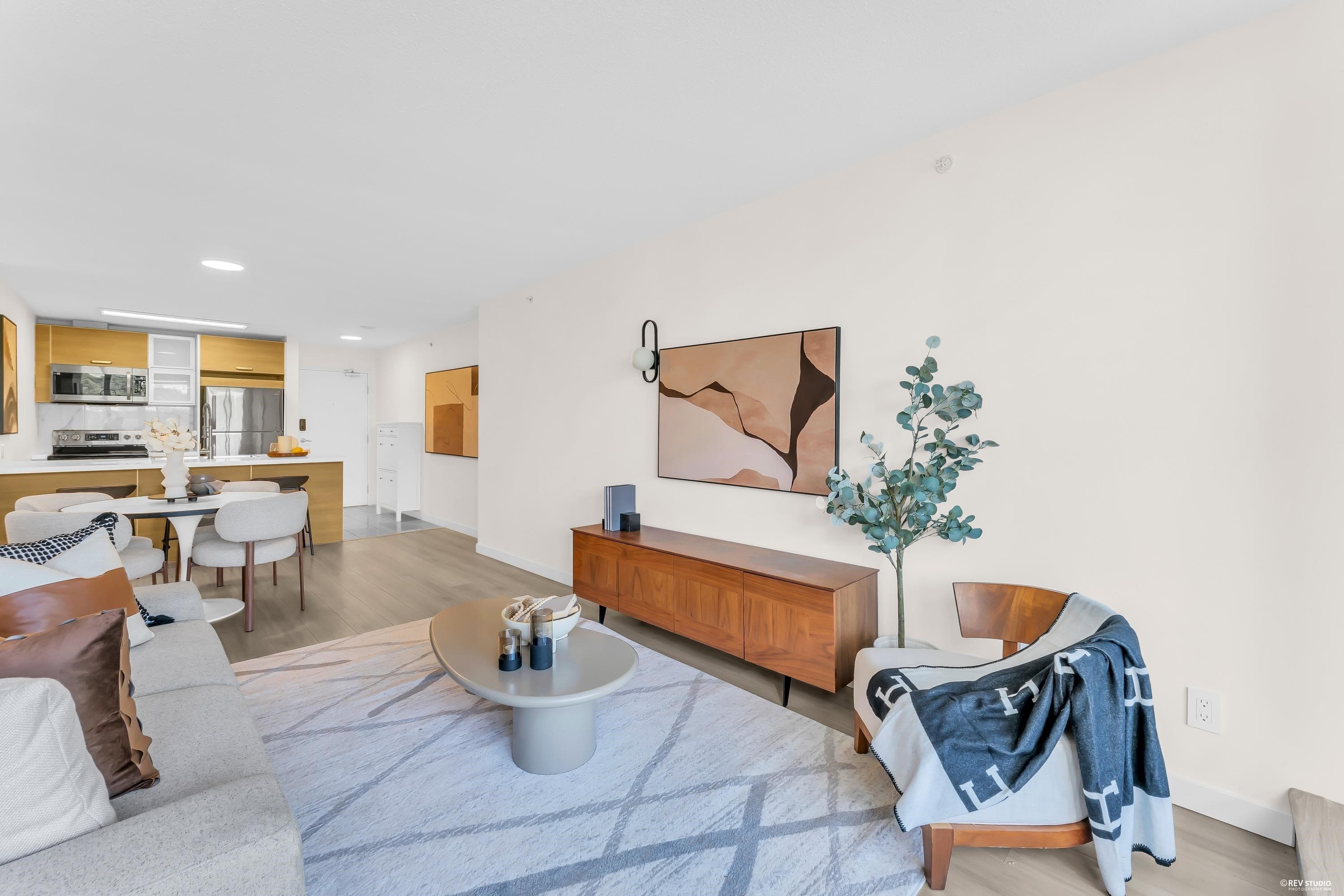 209 - 9981 Whalley Boulevard, Surrey, V3T 0G6 — photo 2