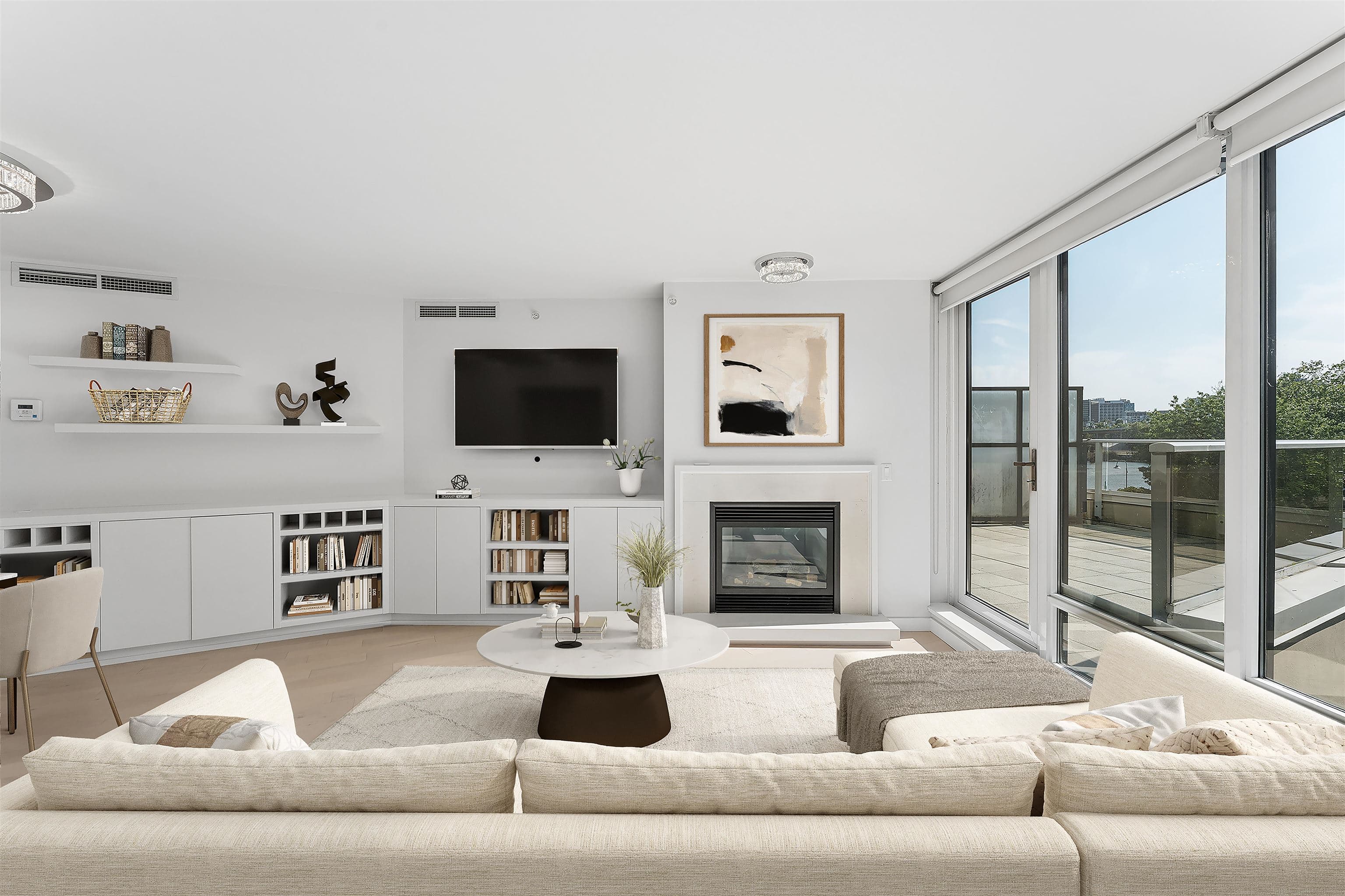 305 - 8 Smithe Mews, Vancouver, V6B 0A5 — photo 2