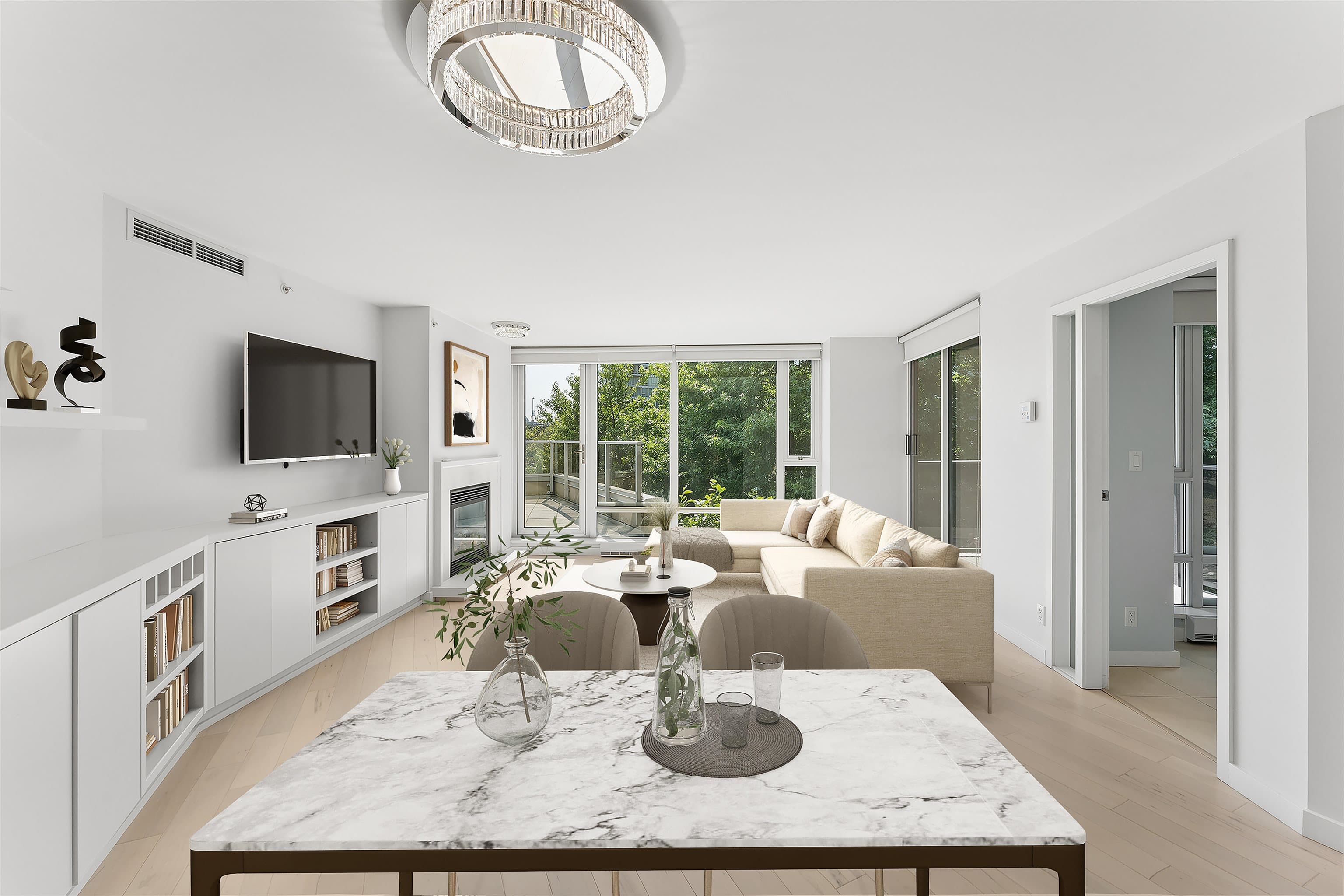 305 - 8 Smithe Mews, Vancouver