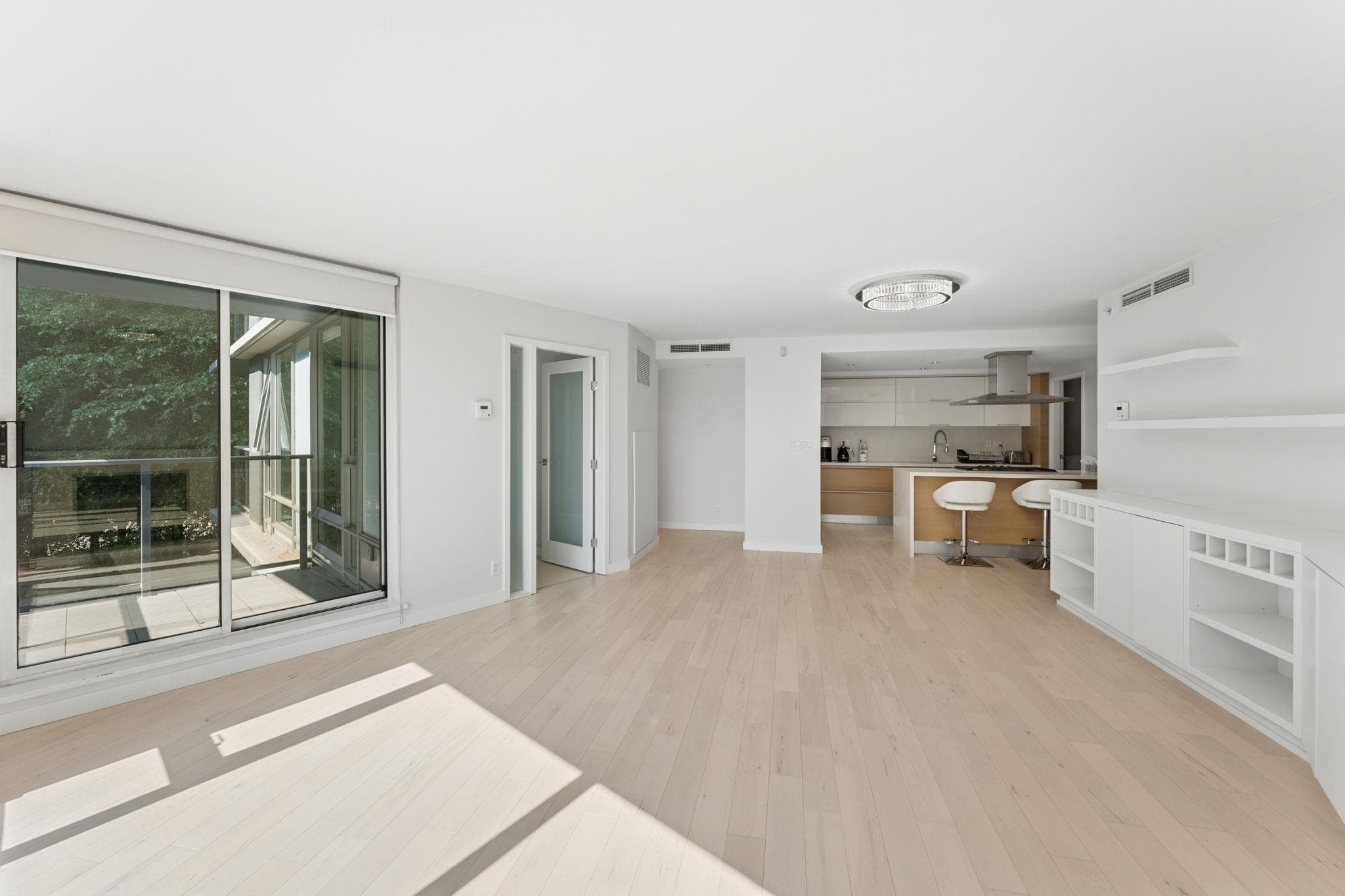 305 - 8 Smithe Mews, Vancouver, V6B 0A5 — photo 5