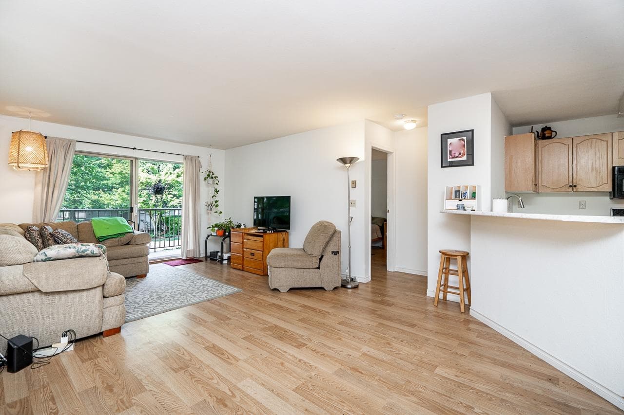 105 - 10743 139 Street, Surrey, V3T 4L8 — photo 4