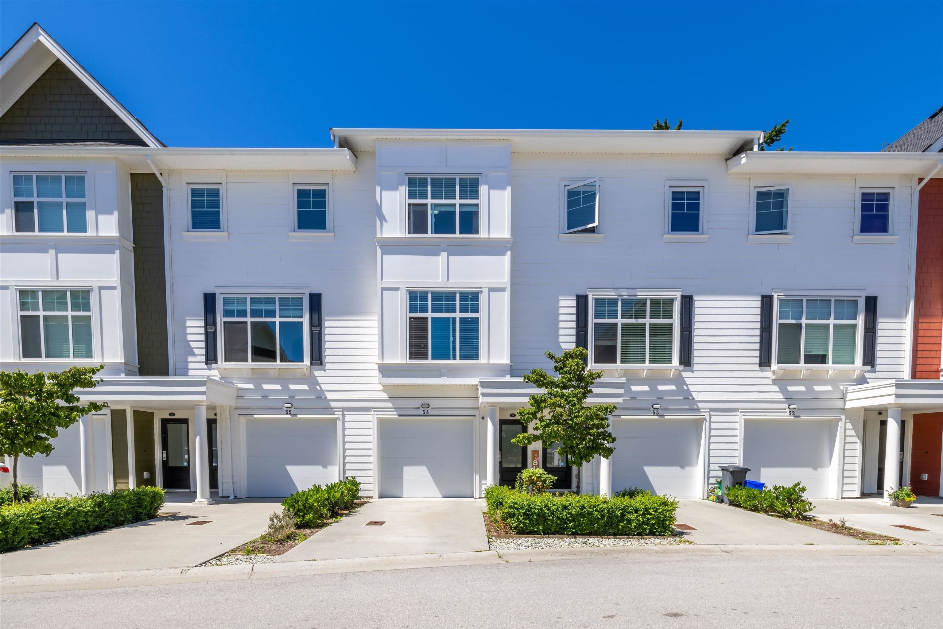 54 - 27735 Roundhouse Drive, Abbotsford, V4X 0B9 — photo 1