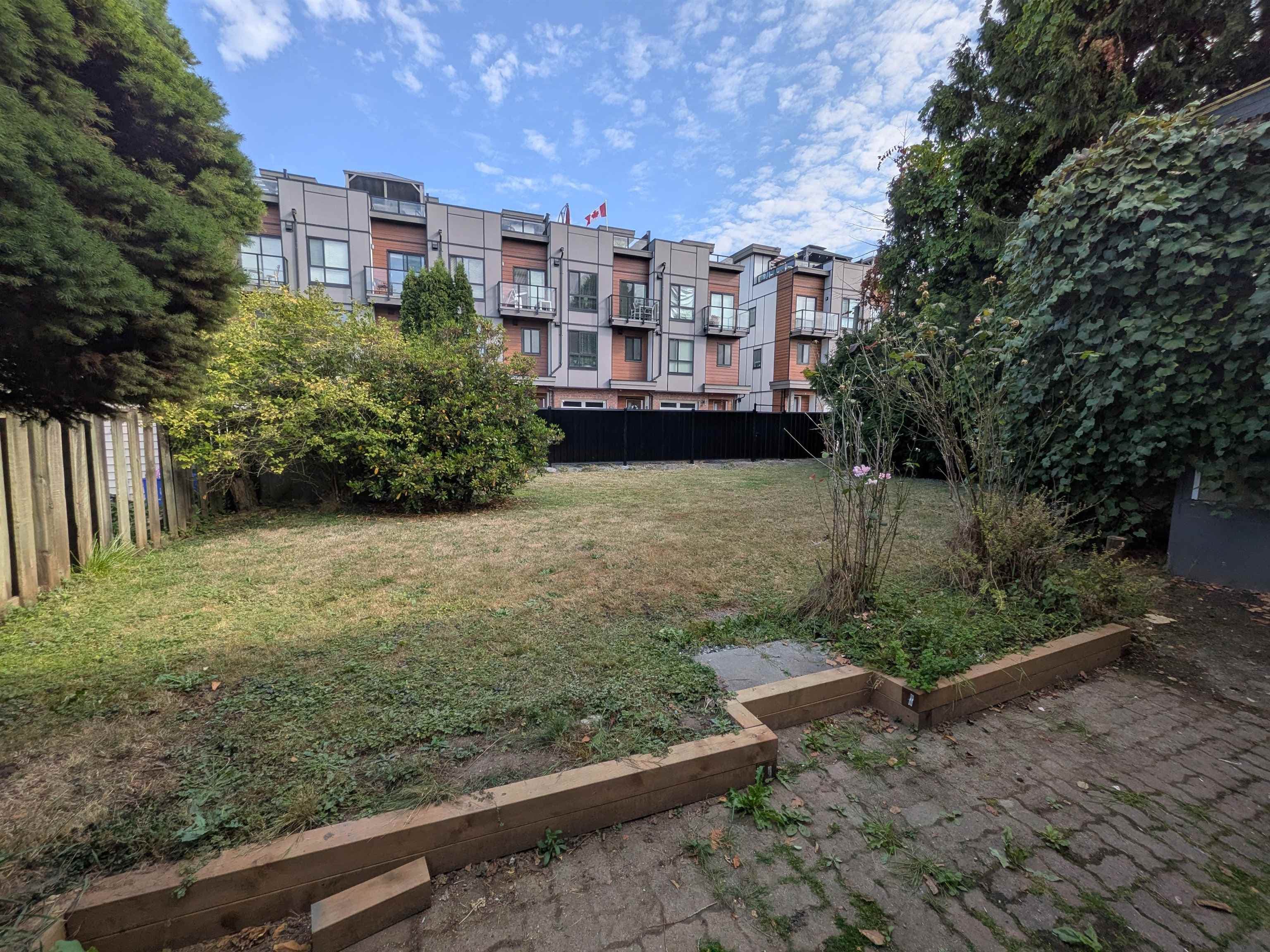 19751 54a Avenue, Langley, V3A 3W4 — photo 3