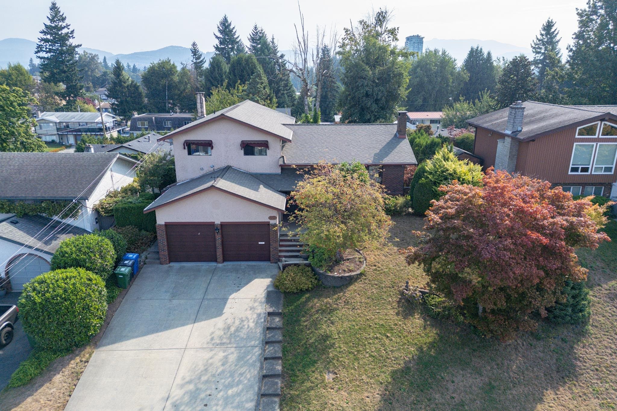 2272 Bevan Crescent, Abbotsford, V2T 3Z5 — photo 1