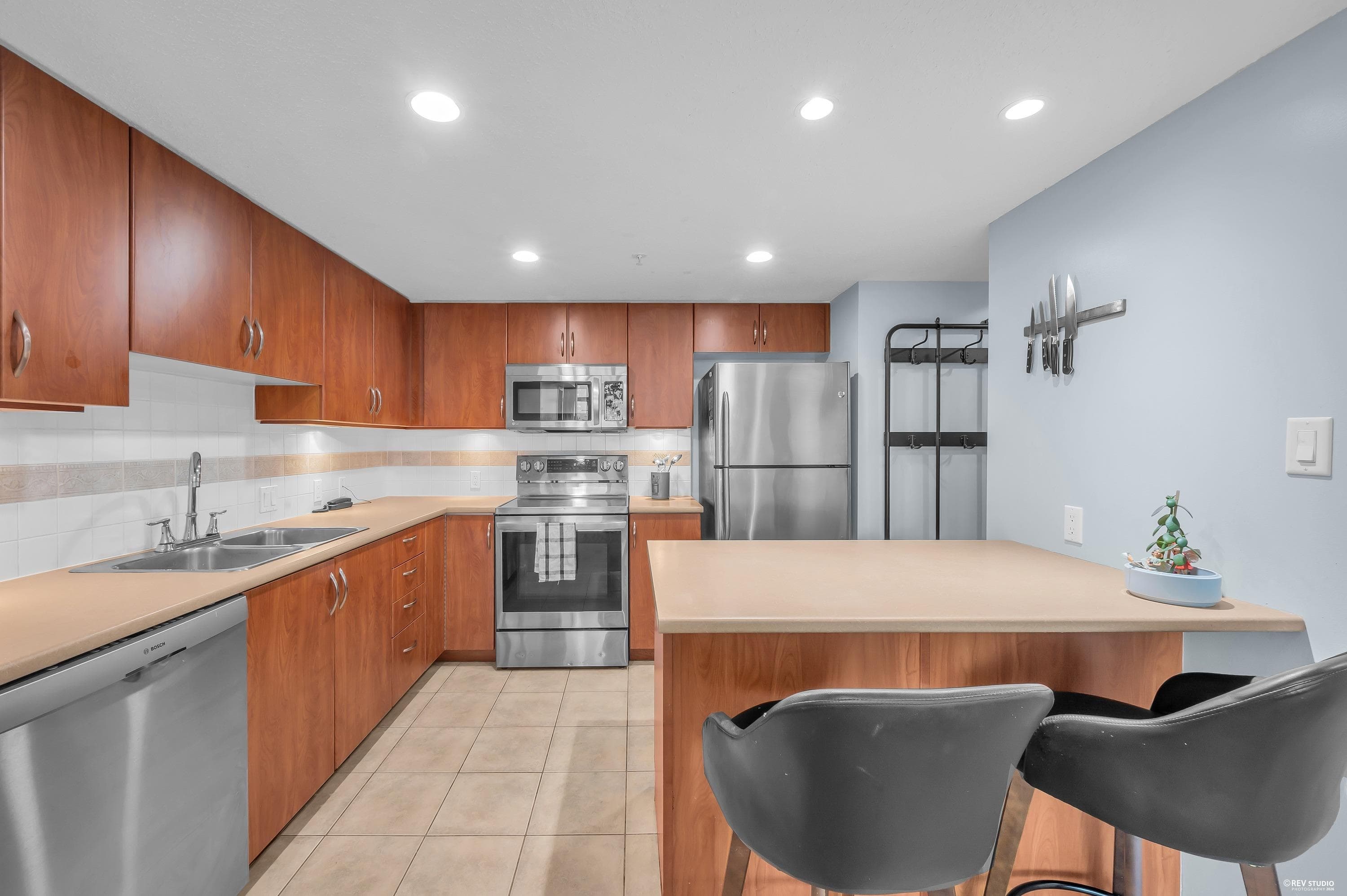 804 - 615 Hamilton Street, New Westminster, V3M 7A7 — photo 2