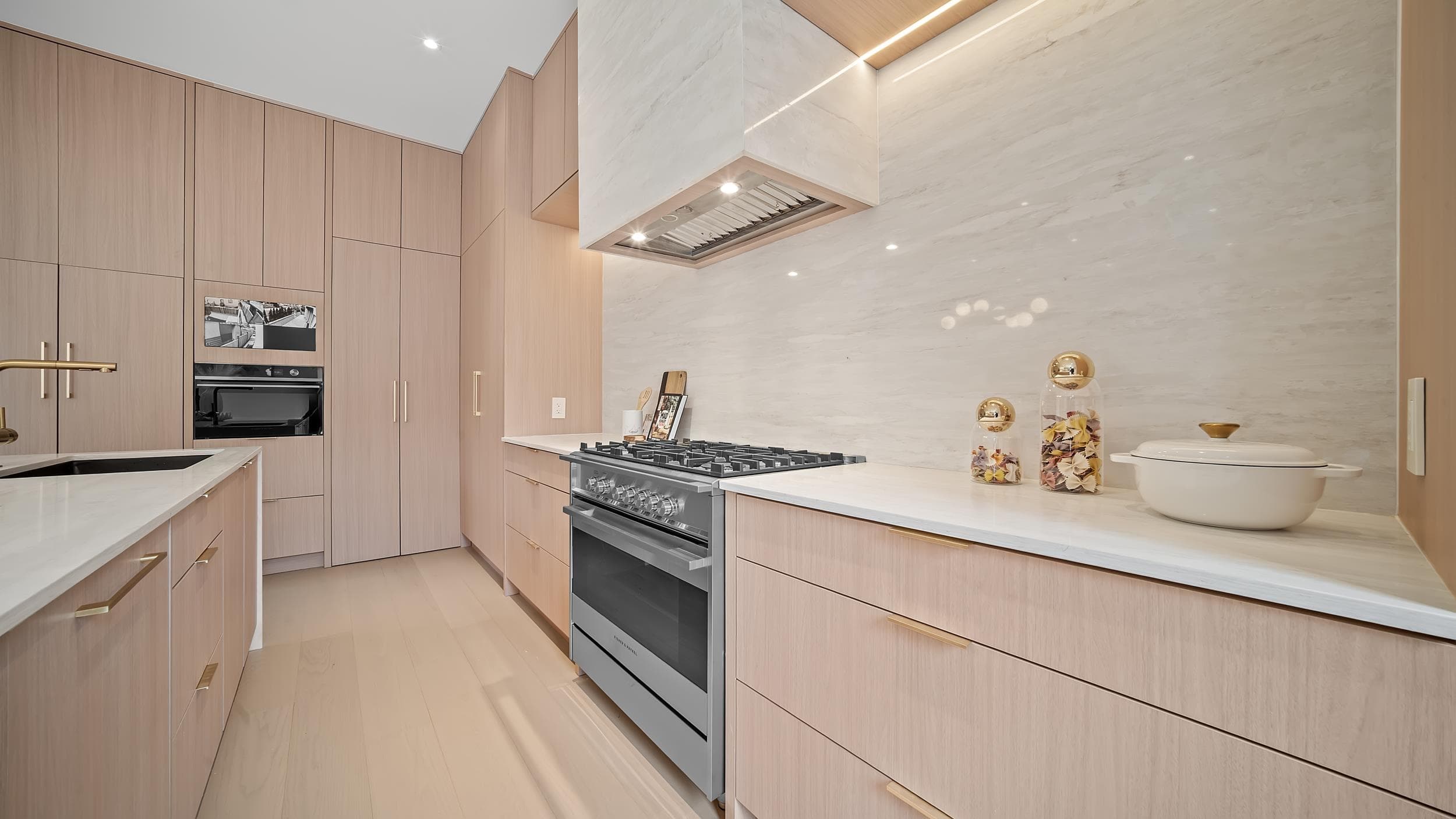 2 - 6070 Elgin Avenue, Burnaby, V5H 3S4 — photo 4