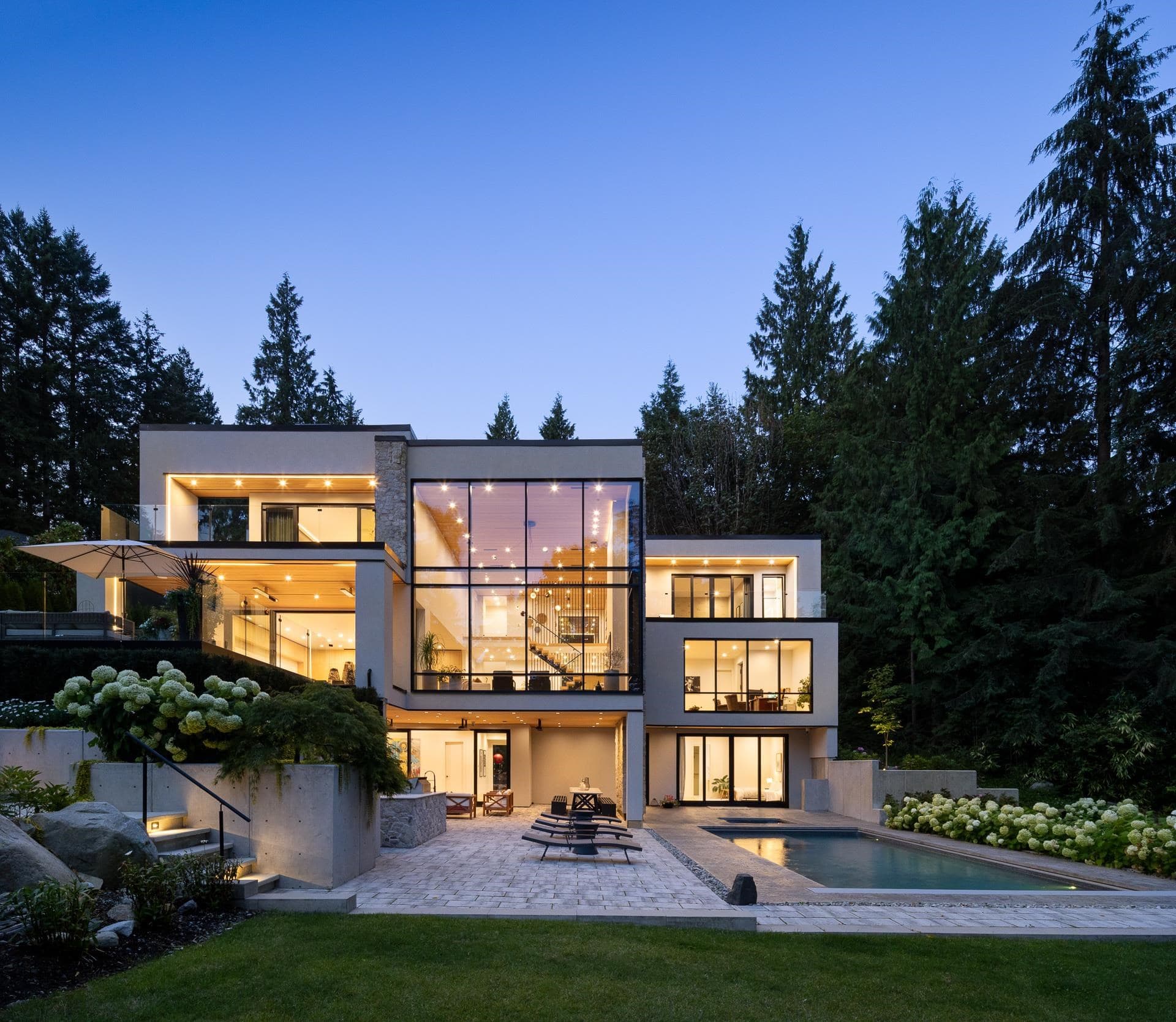 450 Macbeth Crescent, West Vancouver, V7T 1V7 — photo 1