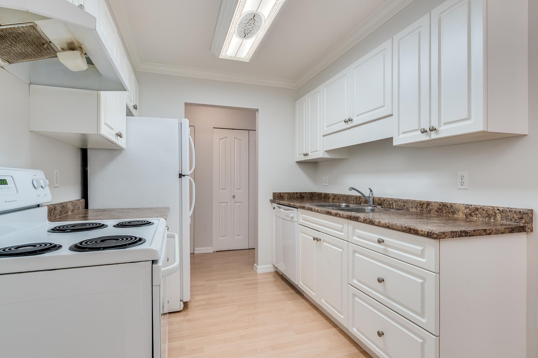 205 - 1200 Pacific Street, Coquitlam, V3B 6K2 — photo 3