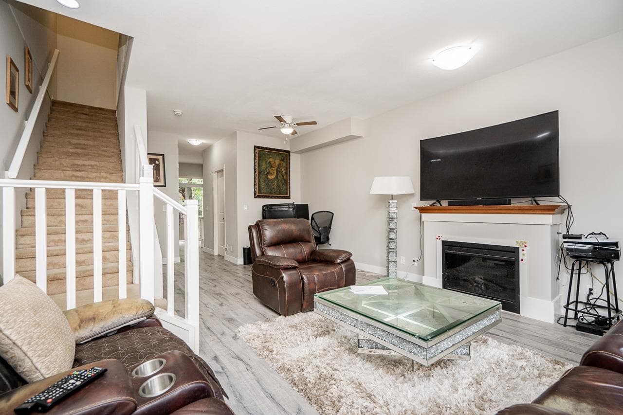 11 - 16772 61 Avenue, Surrey, V3S 4P2 — photo 3