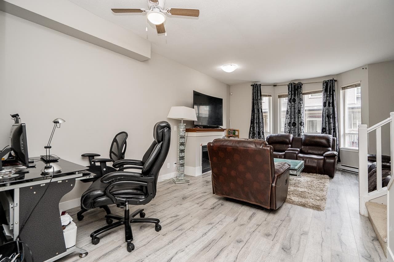 11 - 16772 61 Avenue, Surrey, V3S 4P2 — photo 5