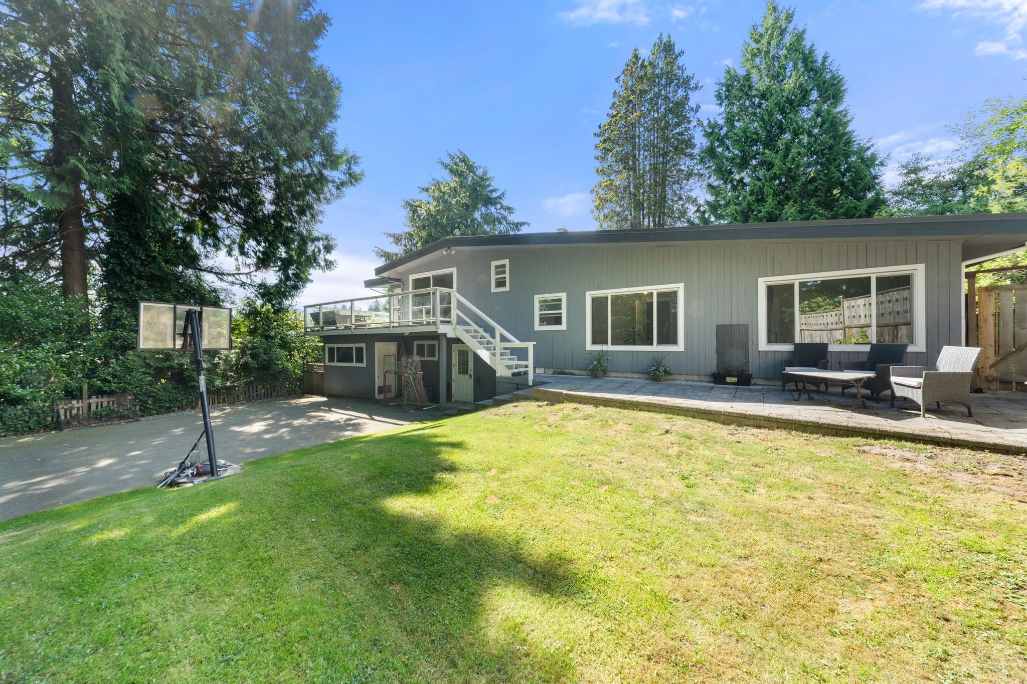 3920 Delbrook Avenue, North Vancouver, V7N 3Z8 — photo 2