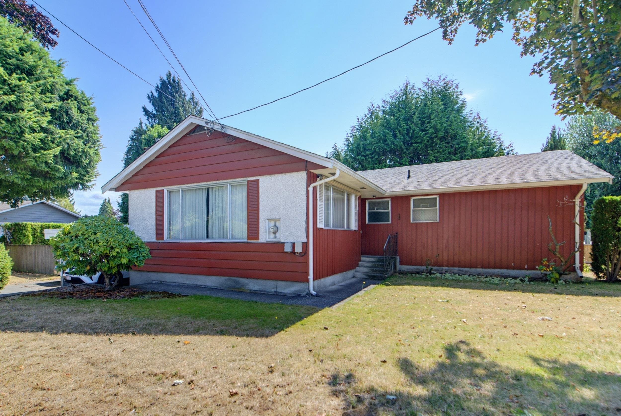 32712 Bevan Avenue, Abbotsford, V2S 1T1 — photo 1