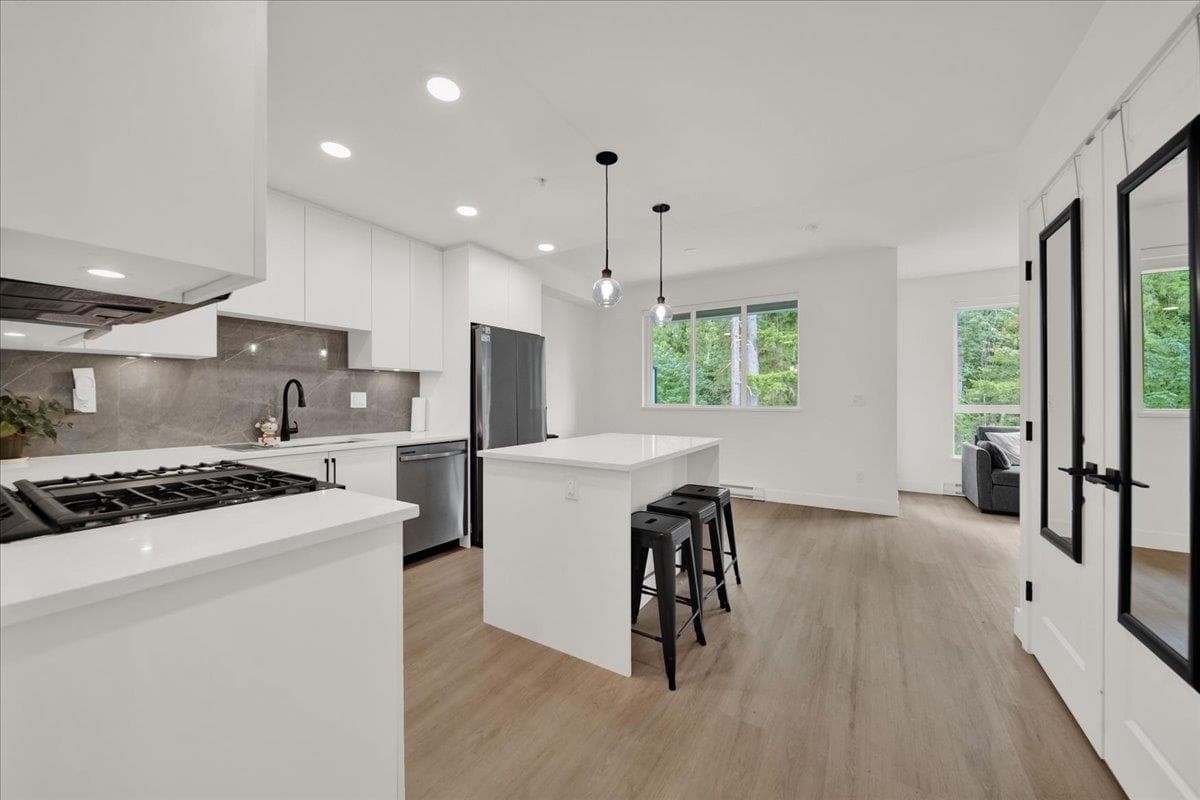309 - 3528 146a Street, Surrey, V4P 0H4 — photo 2