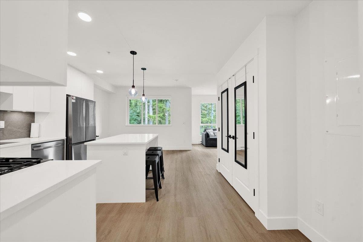 309 - 3528 146a Street, Surrey, V4P 0H4 — photo 3