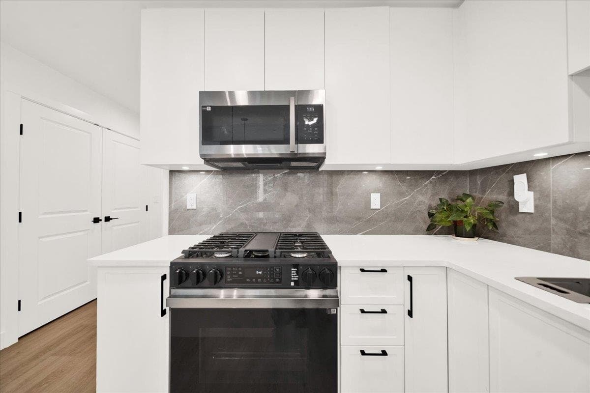 309 - 3528 146a Street, Surrey, V4P 0H4 — photo 4